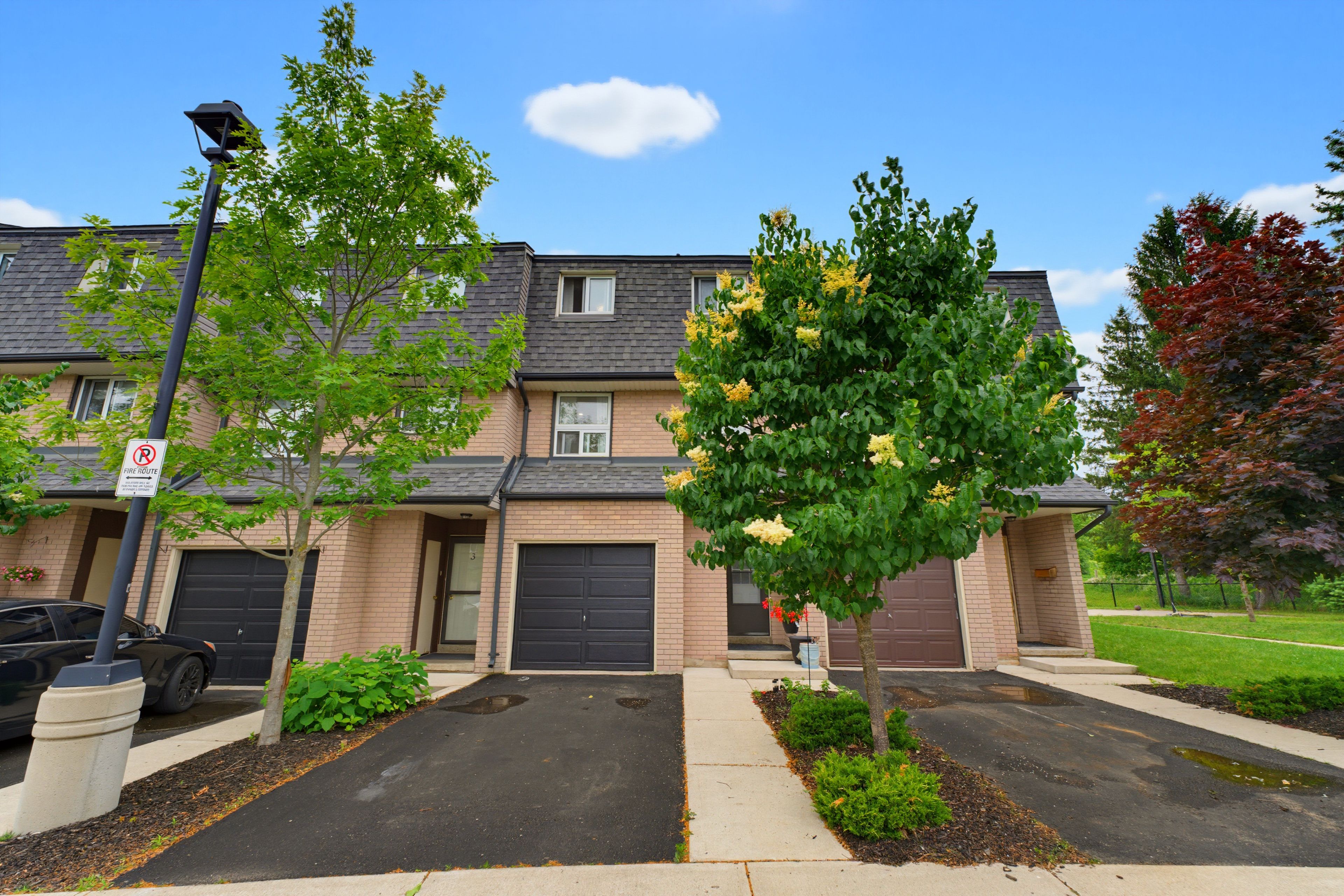 138 Blackhorne Drive 4, Kitchener, On N2e 1z3
