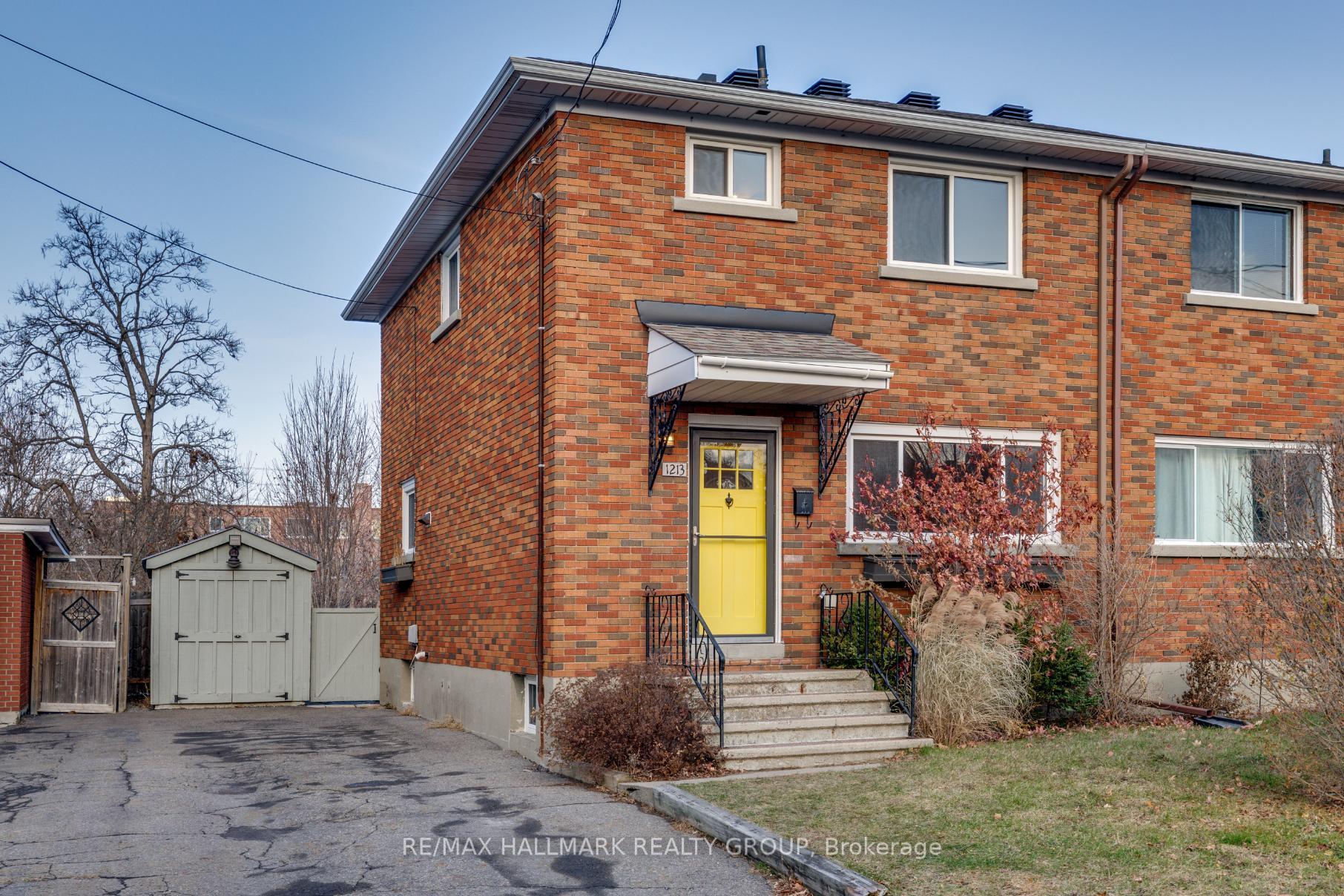 1213 Emperor Avenue, Carlington - Central Park, On K1z 8c3