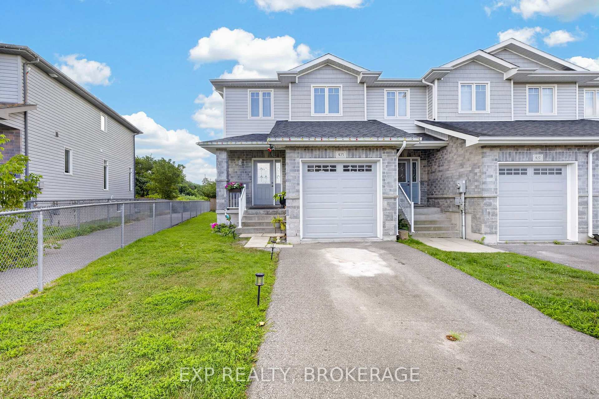 925 Blossom Street, Kingston, On K7p 0n2