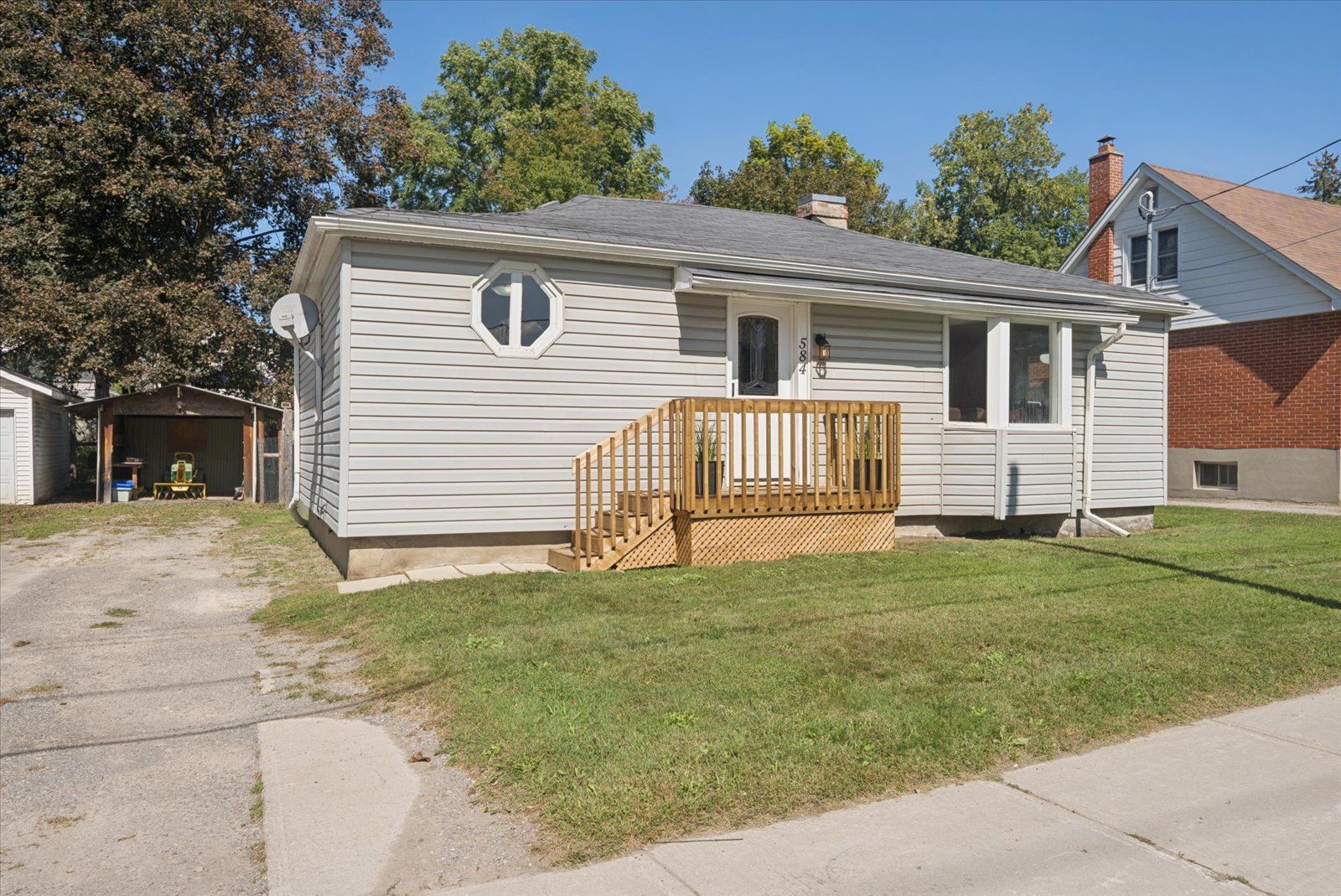 584 Wolfe Street, Peterborough, On K9j 2l8