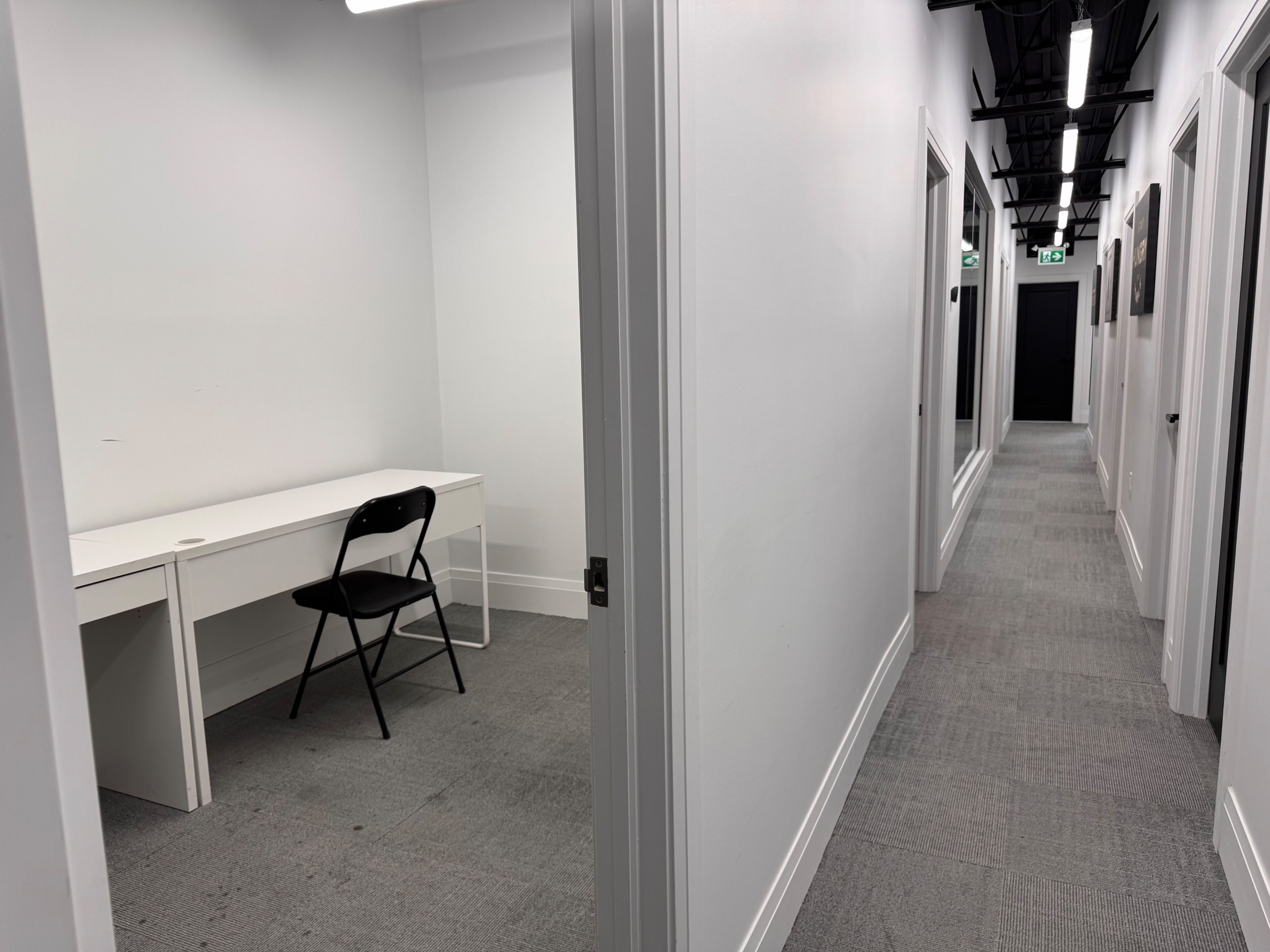156 Parkdale Avenue N Office #1, Hamilton, On L8h 5x2