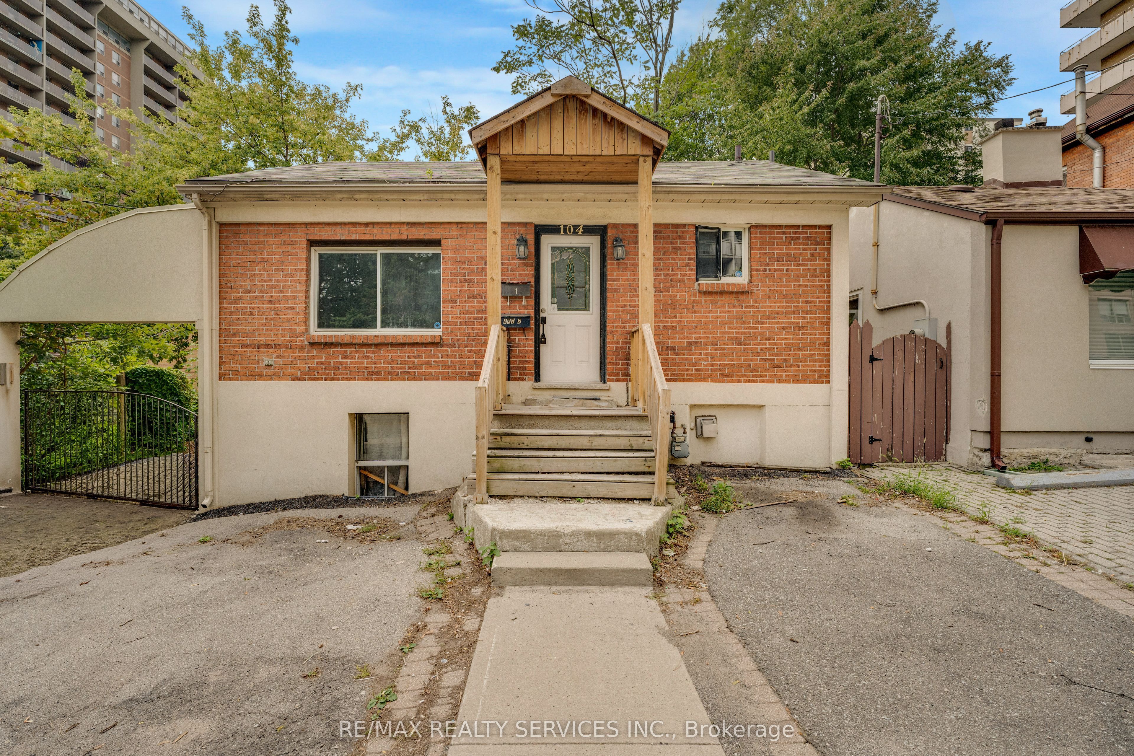 104 Hess Street S, Hamilton, On L8p 3n5