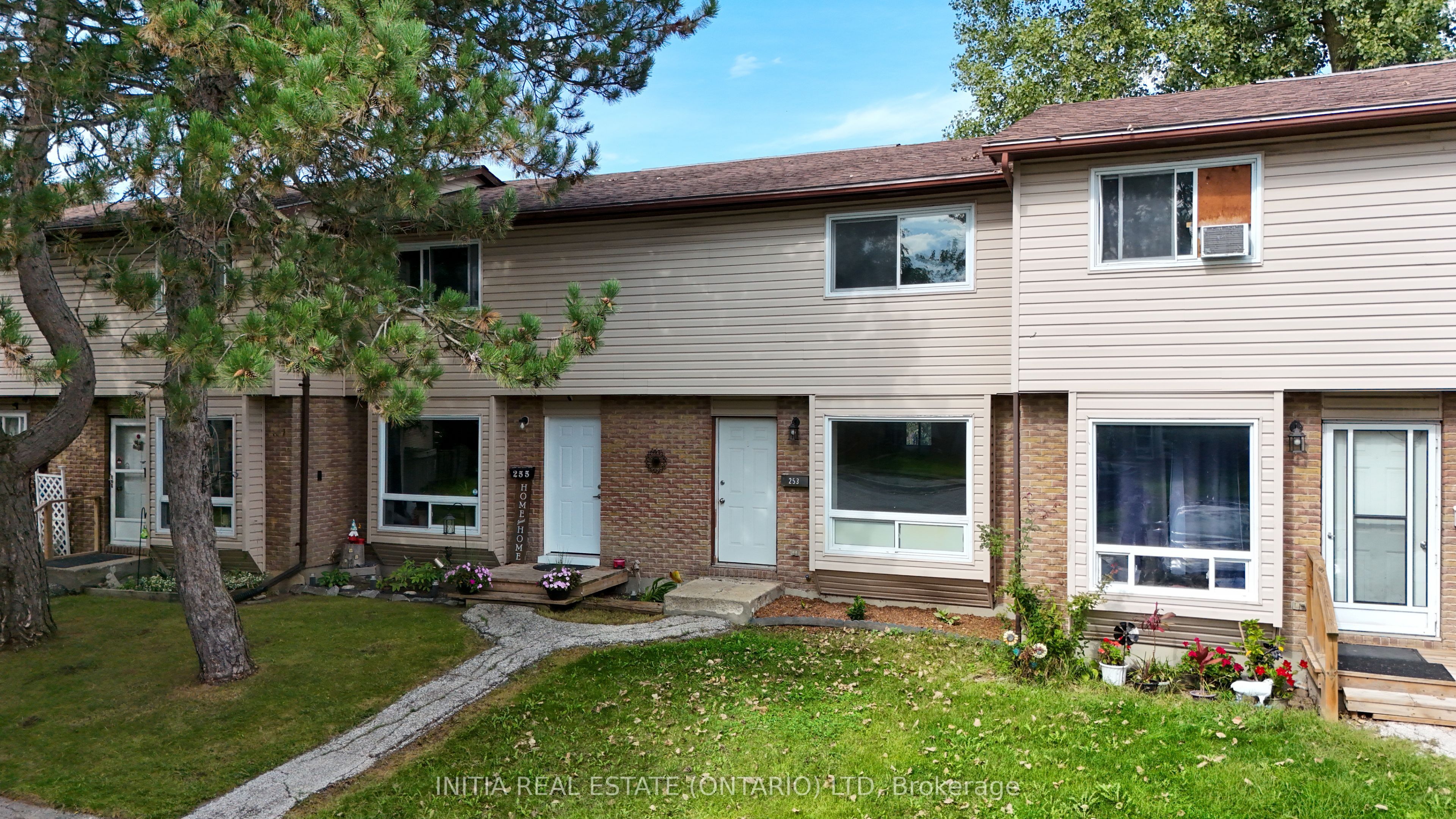 253 Hampton Avenue, Sarnia, On N7s 4z2