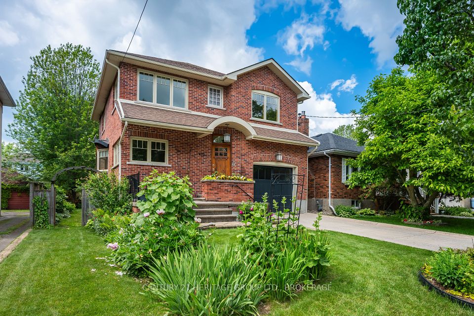 422 College Street, Kingston, On K7l 4m7