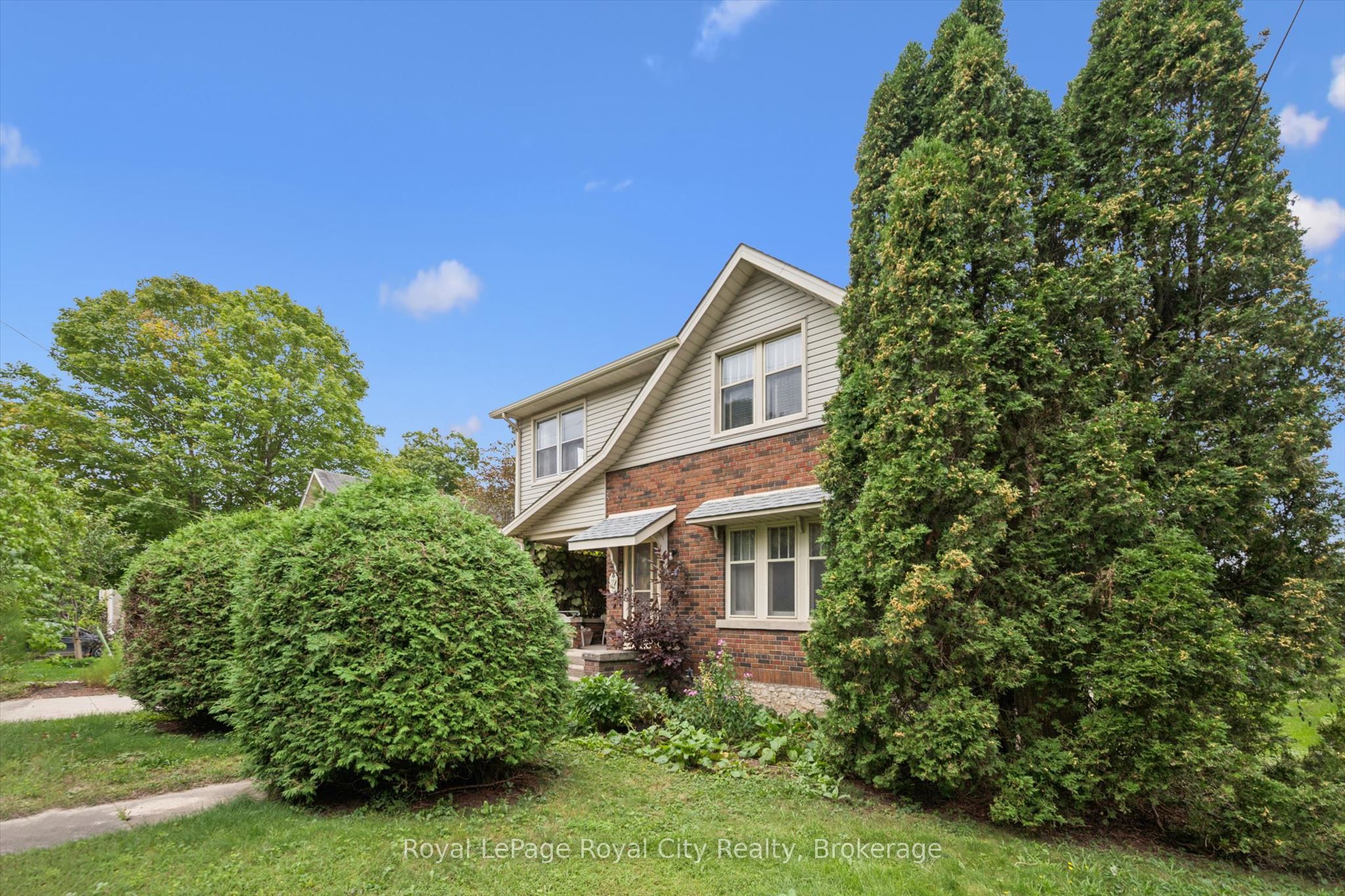 371 Gowrie Street N, Centre Wellington, On N1m 2h5