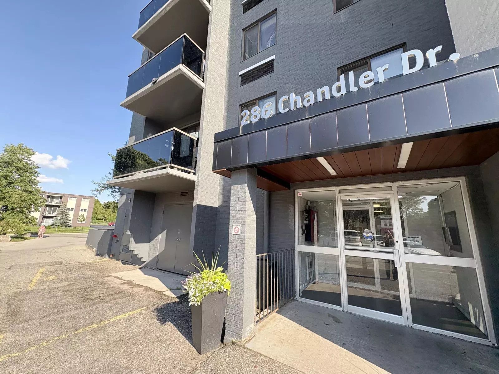286 Chandler Drive 409, Kitchener, On N2e 3j8