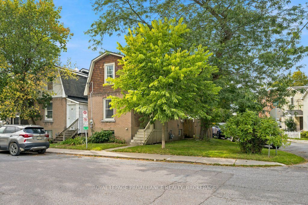 384 Barrie Street, Kingston, On K7k 3t4