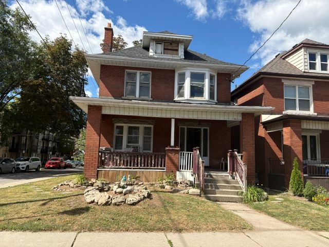 38 Spadina Avenue, Hamilton, On L8w 2w9