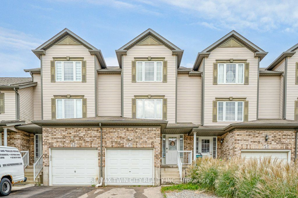 41 Madeleine Street, Kitchener, On N2r 1v4
