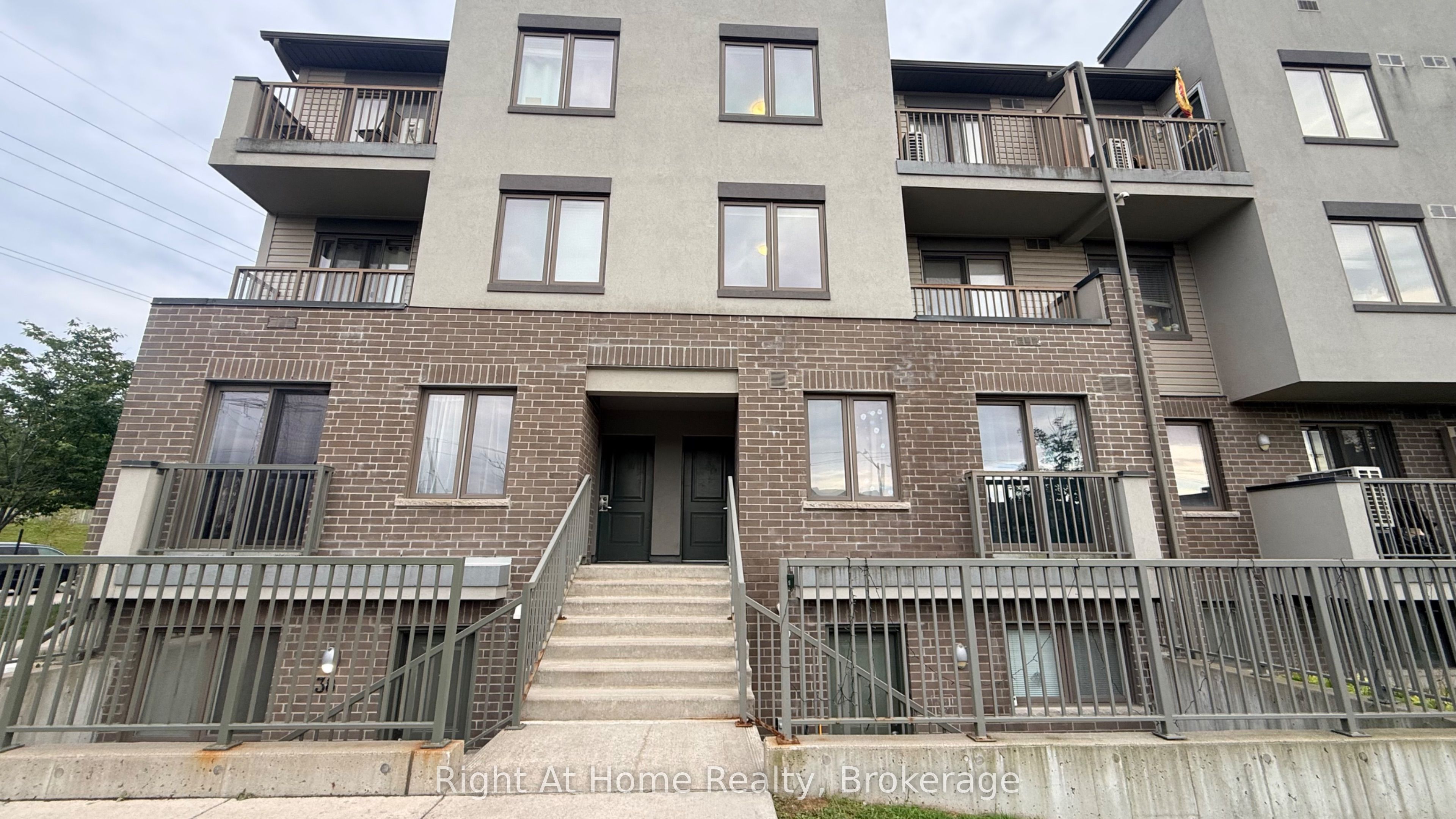 350 Fisher Mills Road 39, Cambridge, On N3c 4n5