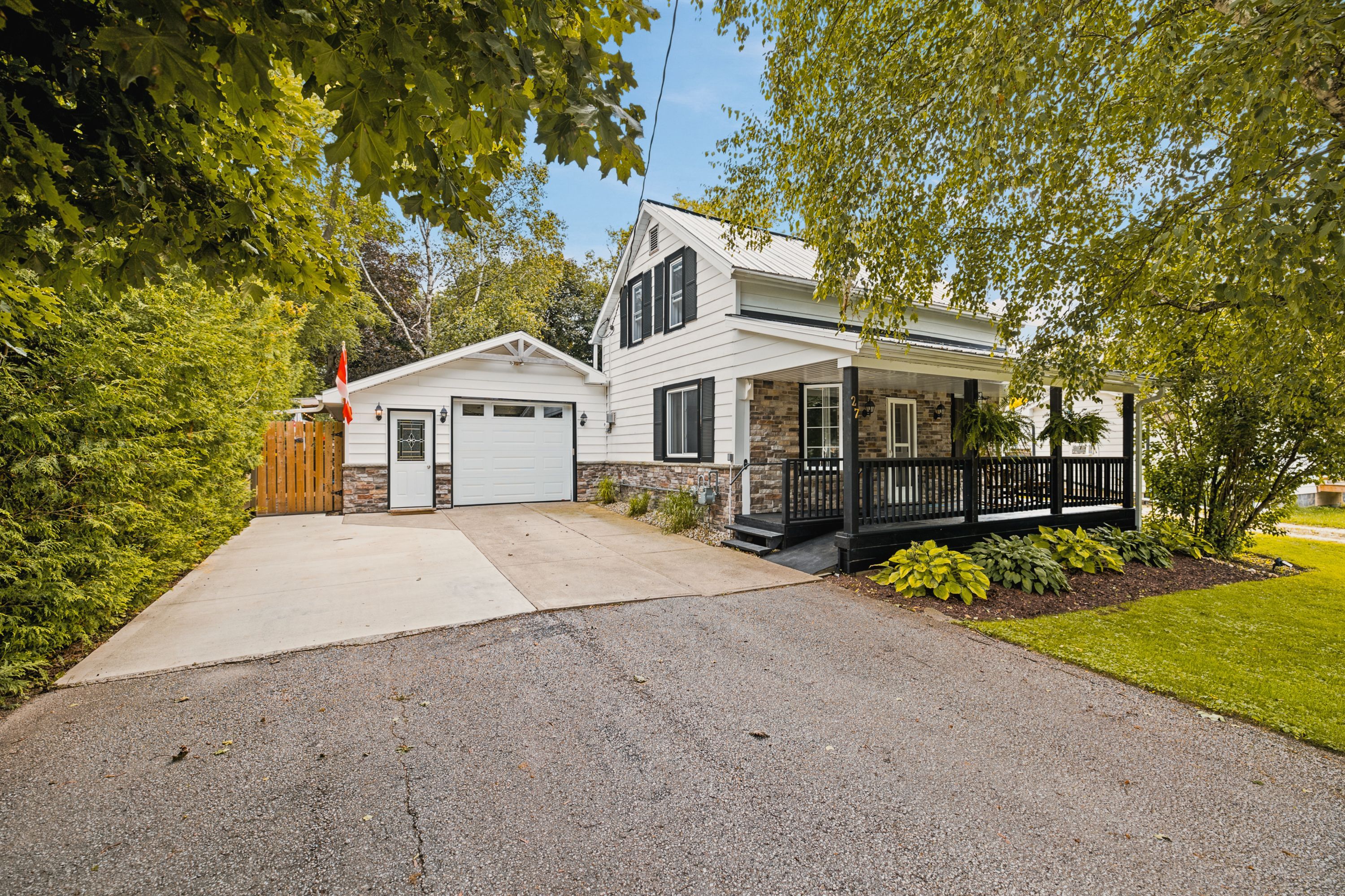 27 Ellen Street, Grey Highlands, On N0c 1e0