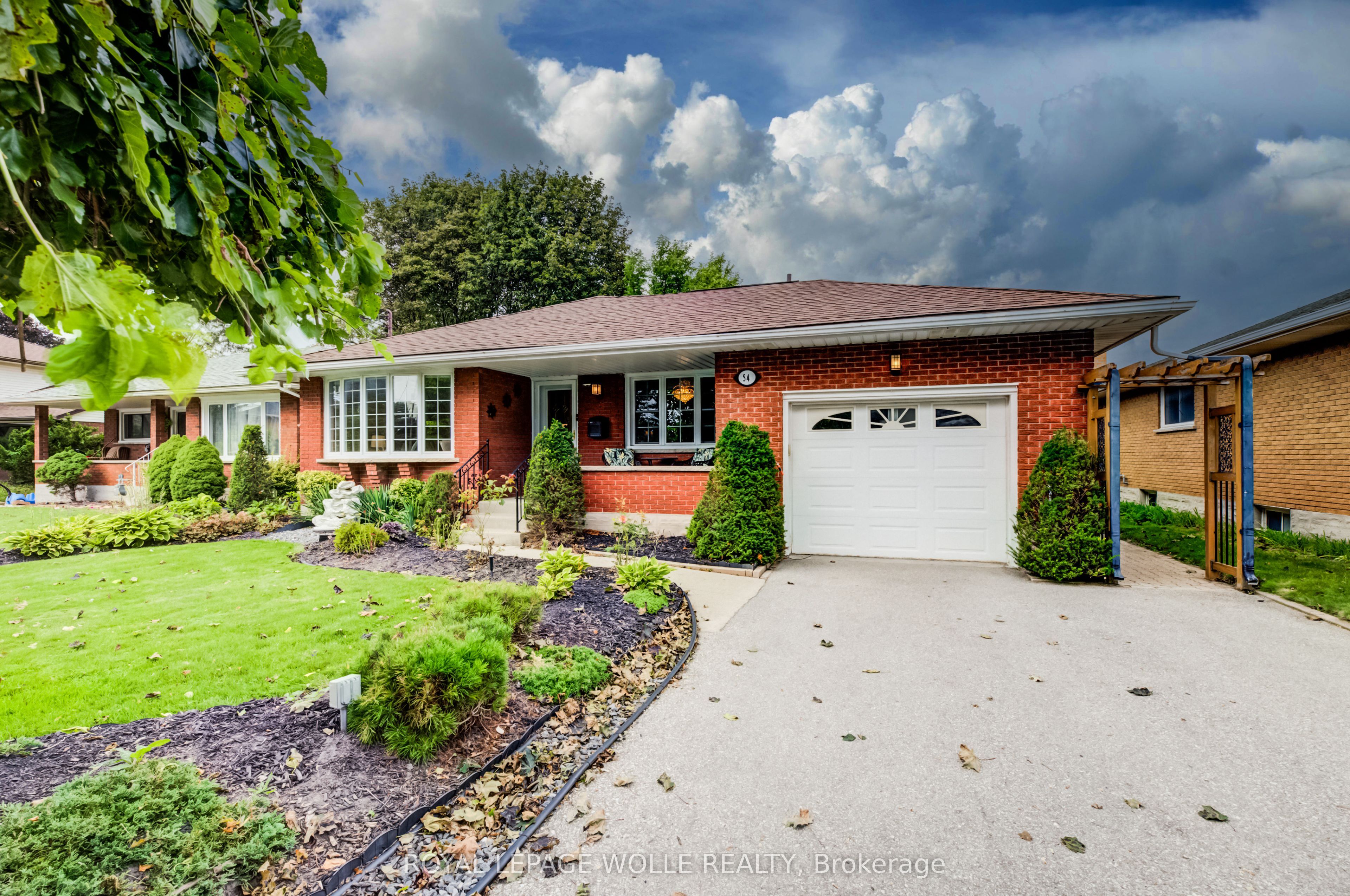 54 Fairlawn Road, Kitchener, On N2c 1x9