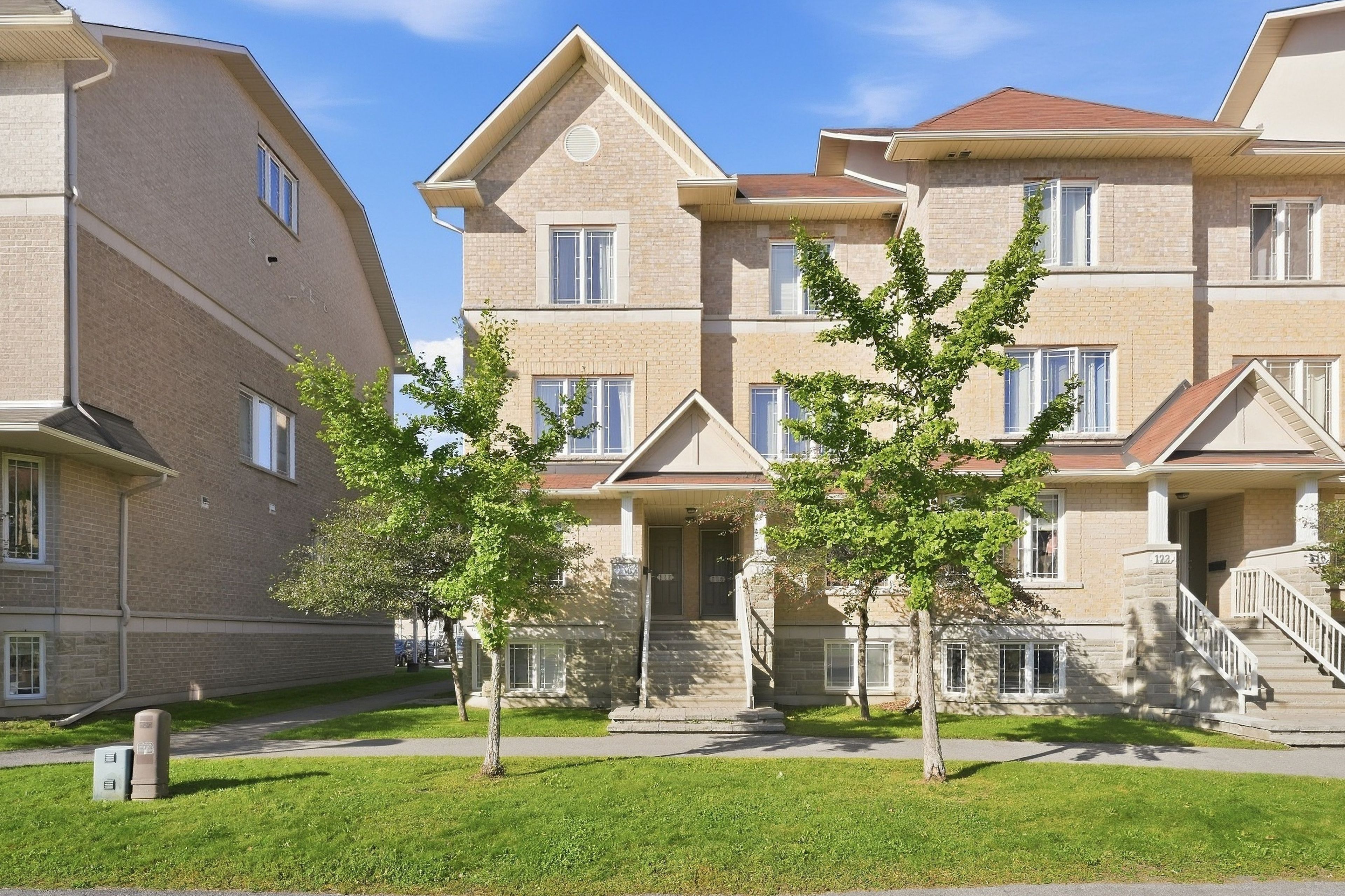 128 Paseo Private, South Of Baseline To Knoxdale, On K2g 4n7