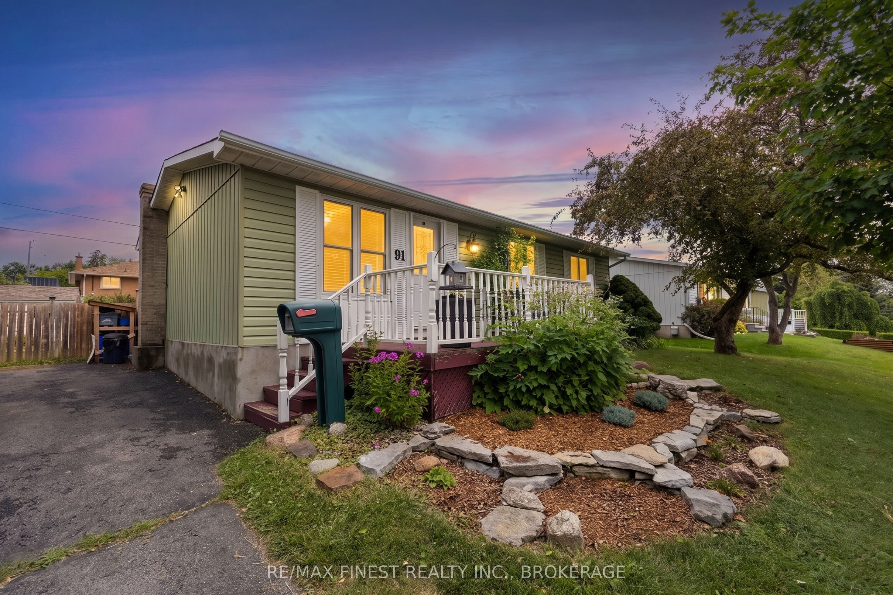 91 Cambridge Crescent, Loyalist, On K7n 1r4