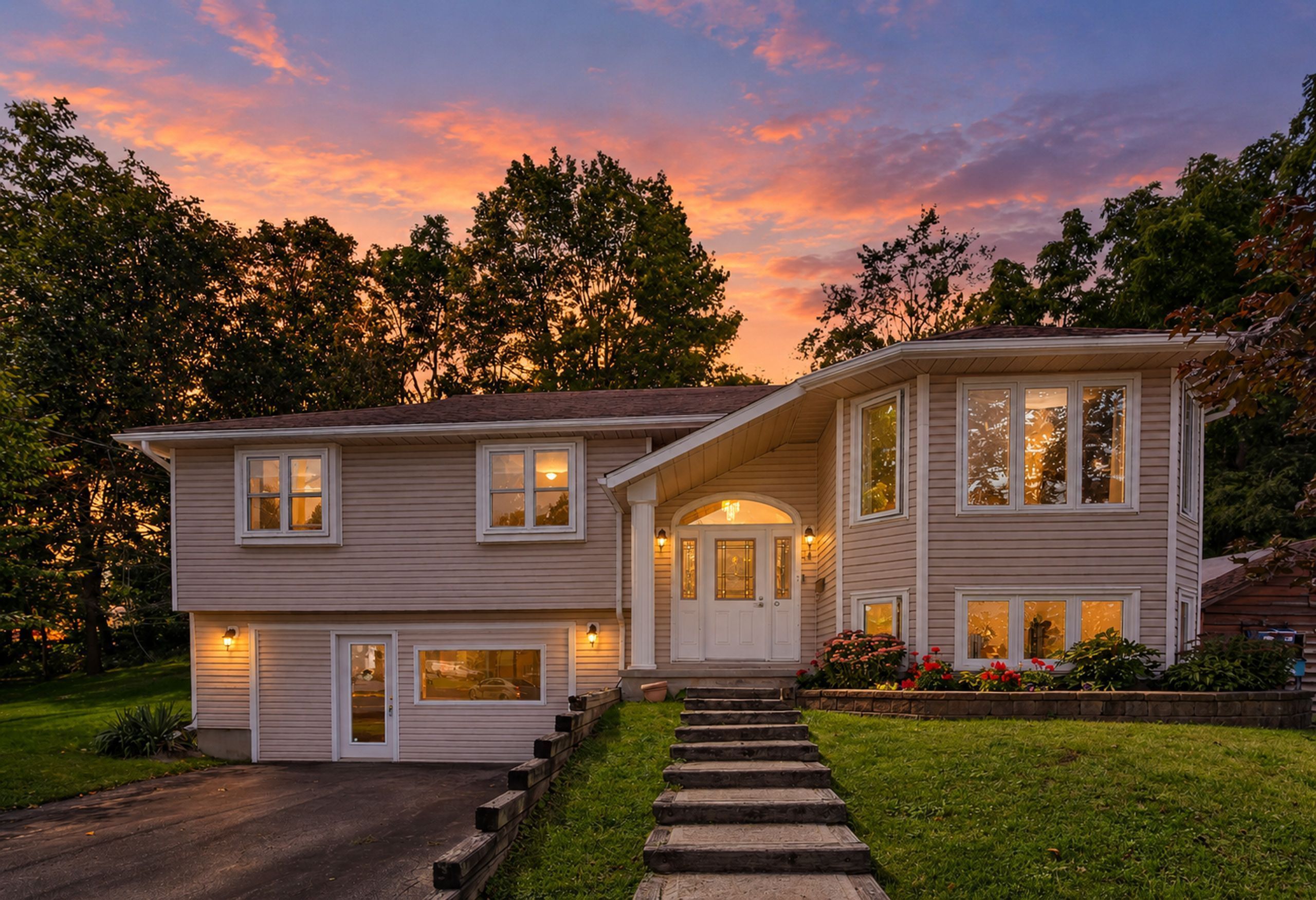 14 Mccamon Avenue, Tweed, On K0k 3j0
