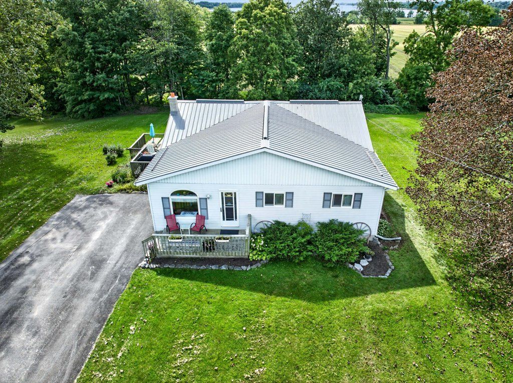 1442 County Road 10, Prince Edward County, On K0k 2t0