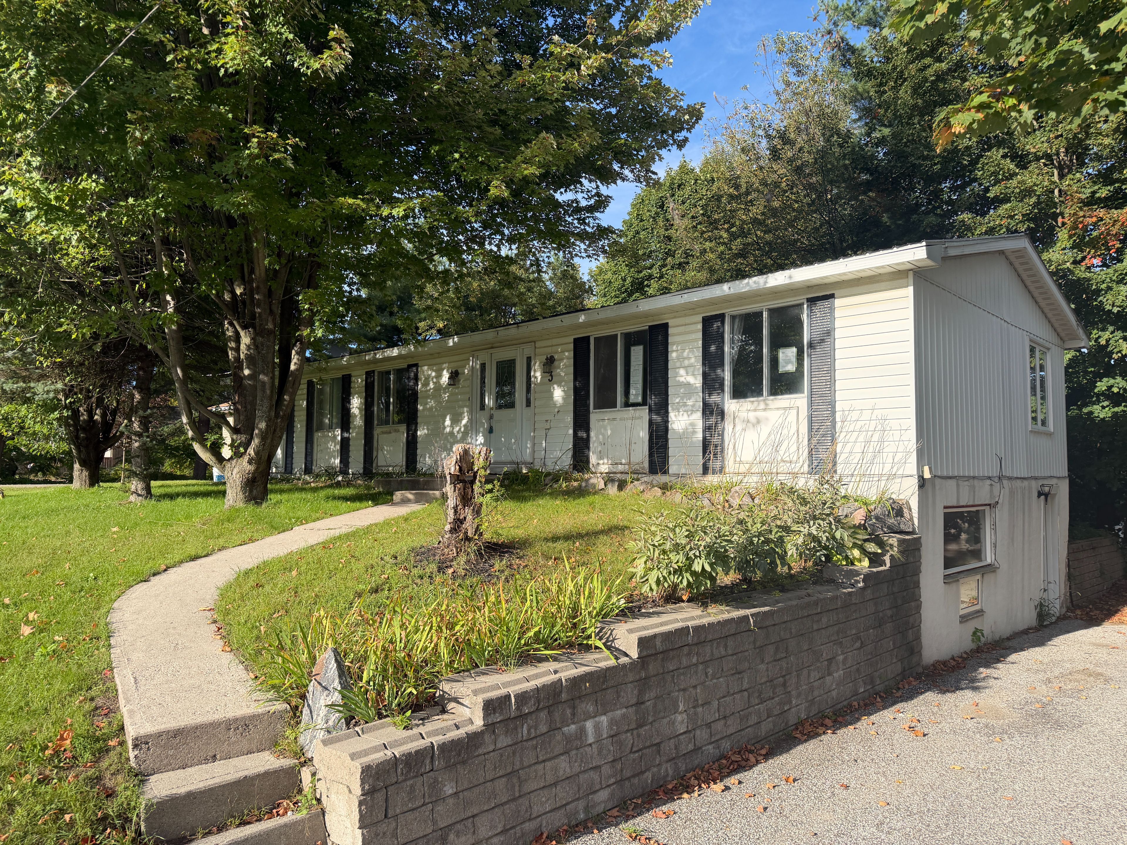 3 Wellington Street, Bracebridge, On P1l 1e8