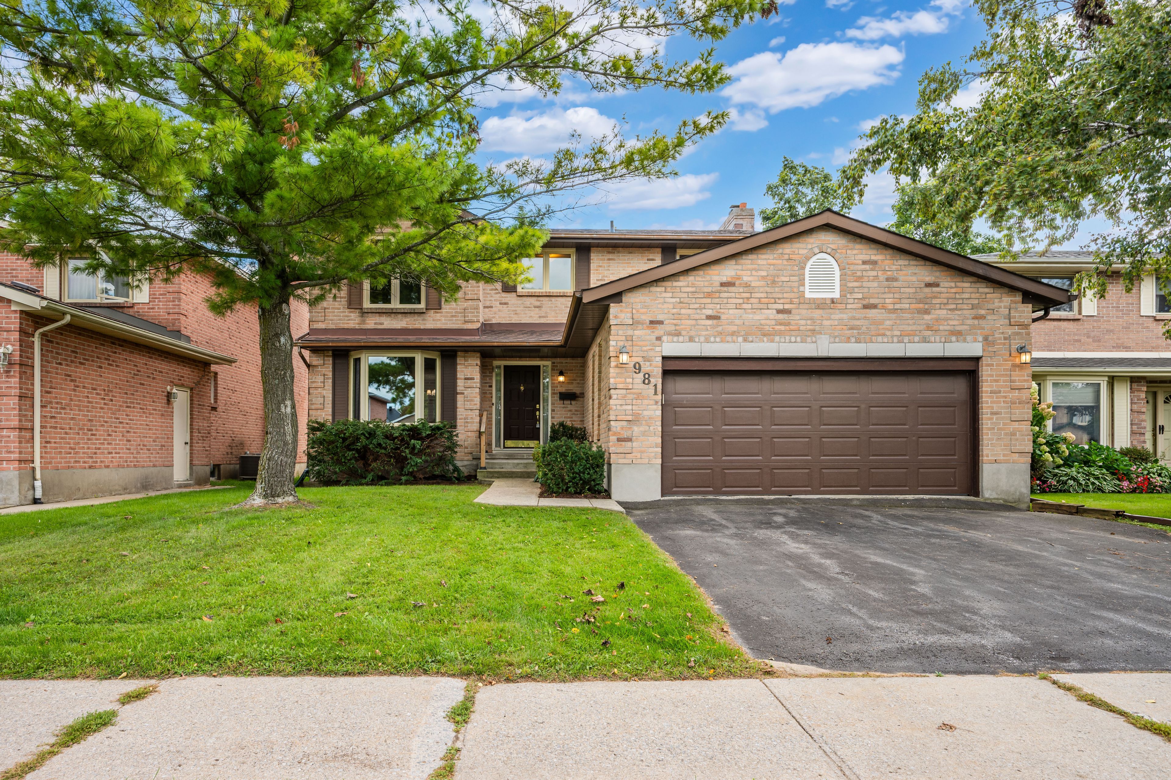 981 Edinborough Crescent, Kingston, On K7p 2c8