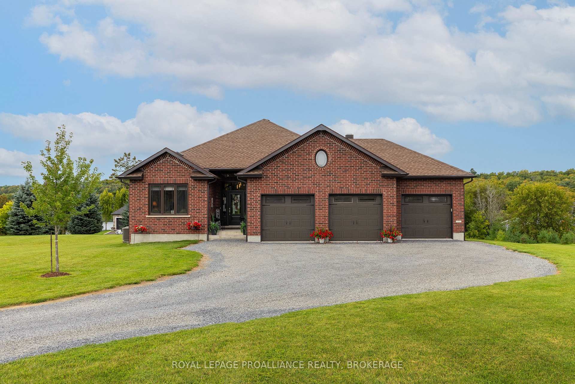 4 Sandstone Court, Frontenac, On K0h 1x0