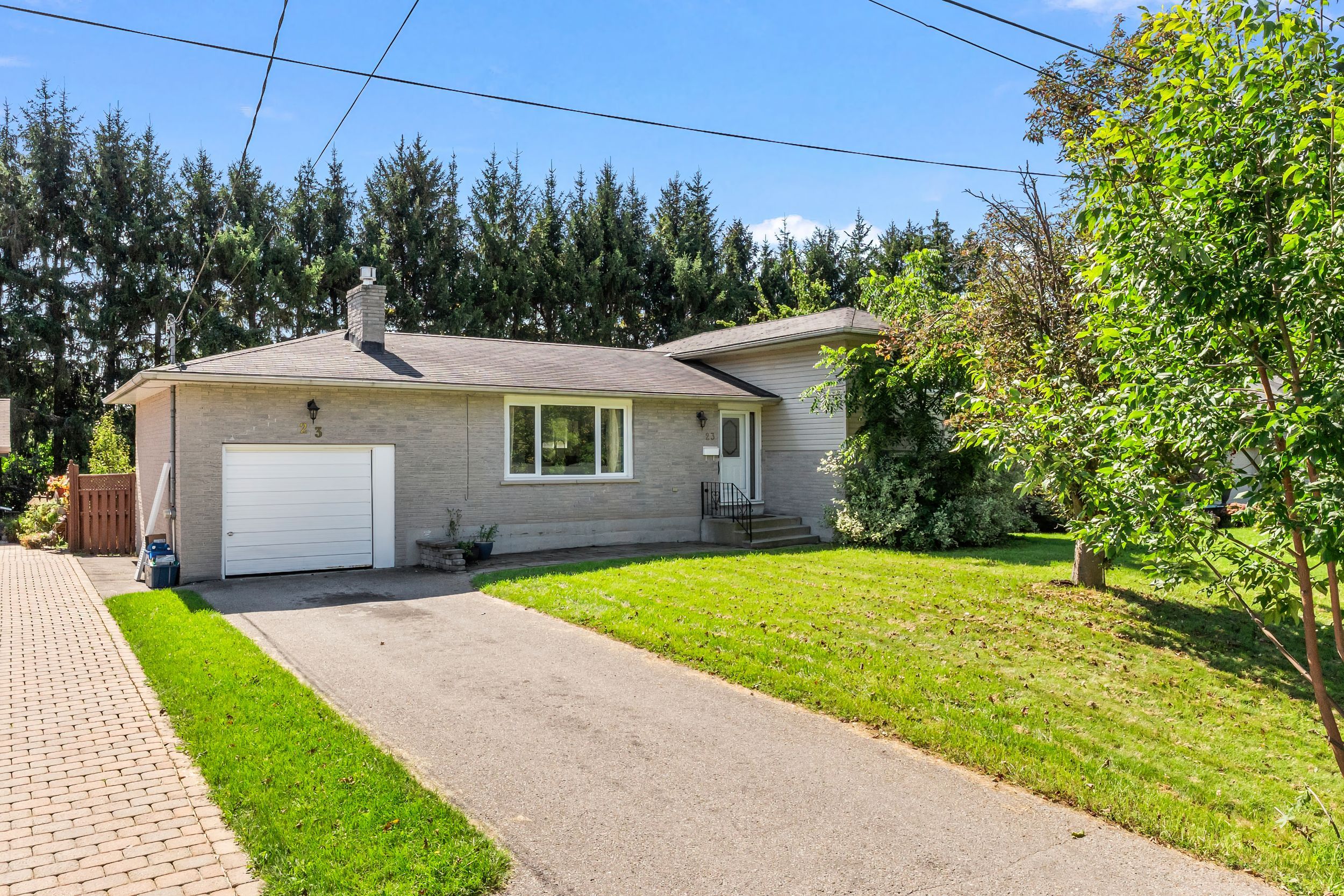 23 Thomas Street, Cobourg, On K9a 1k1