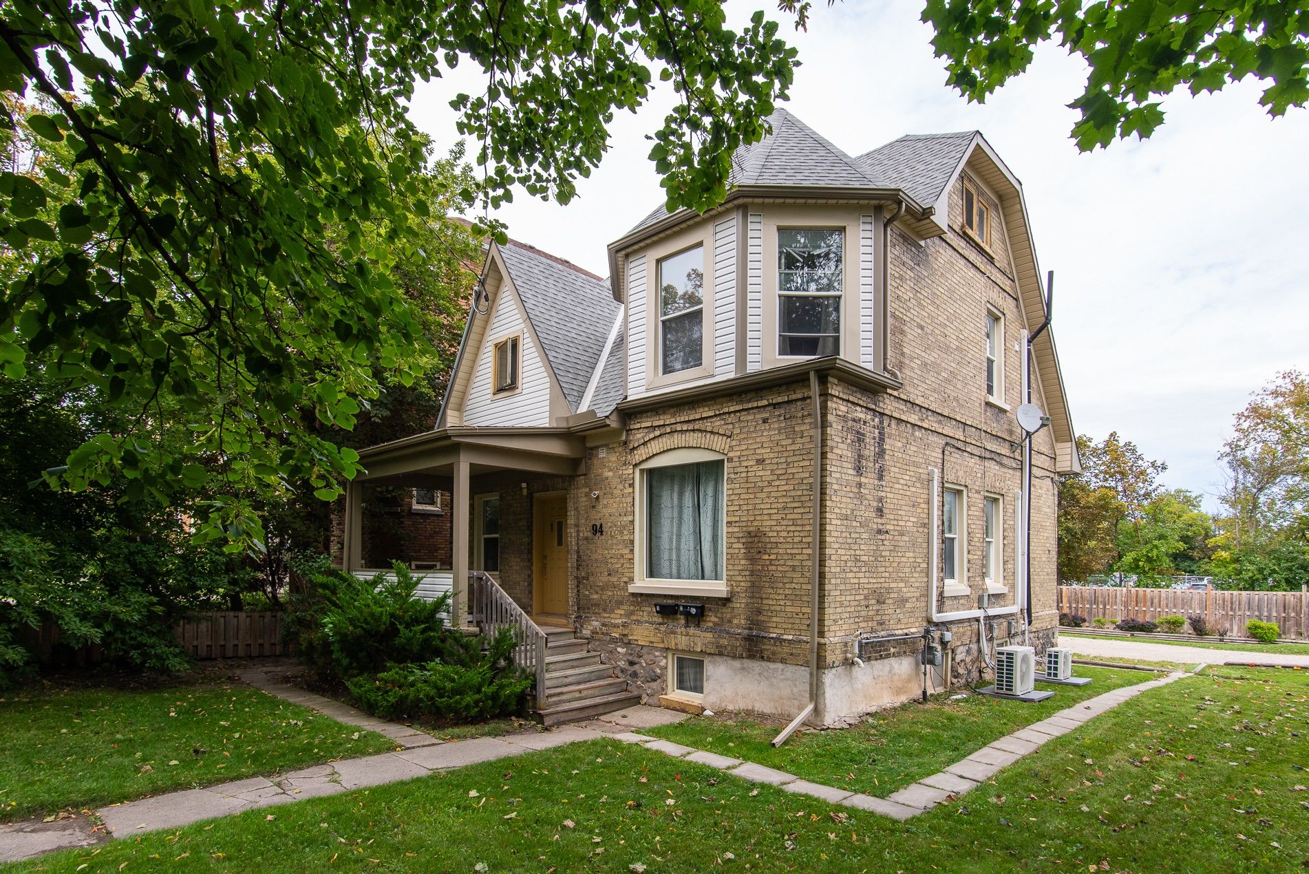 94 Margaret Avenue, Kitchener, On N2h 4h6
