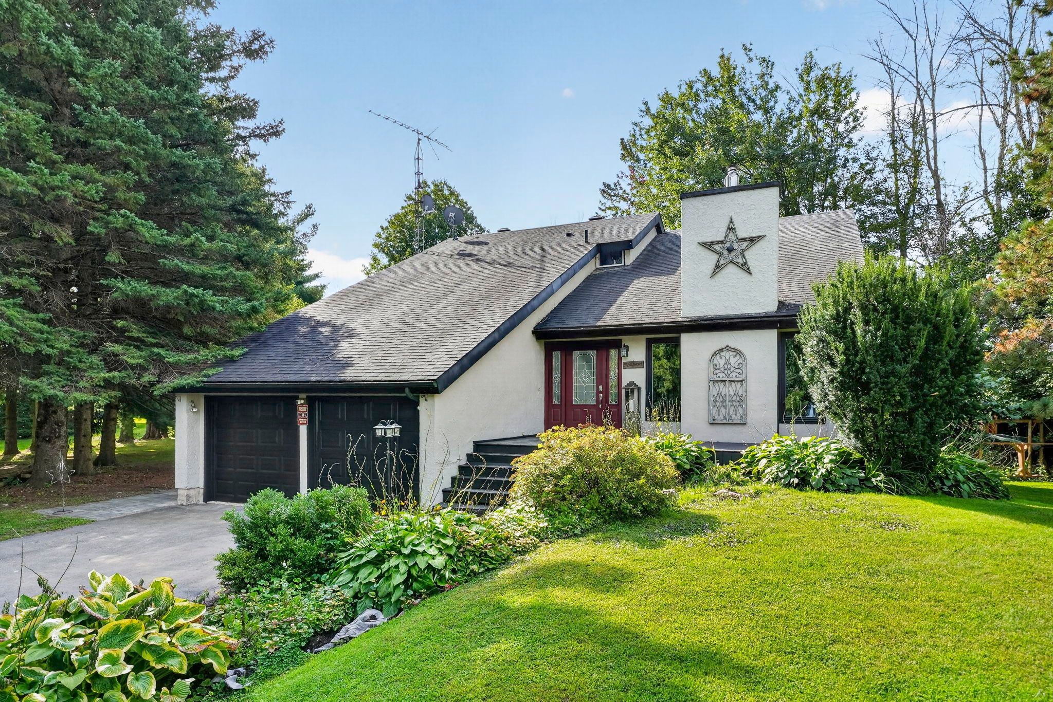 19574 Heron Road, South Glengarry, On K0c 2j0