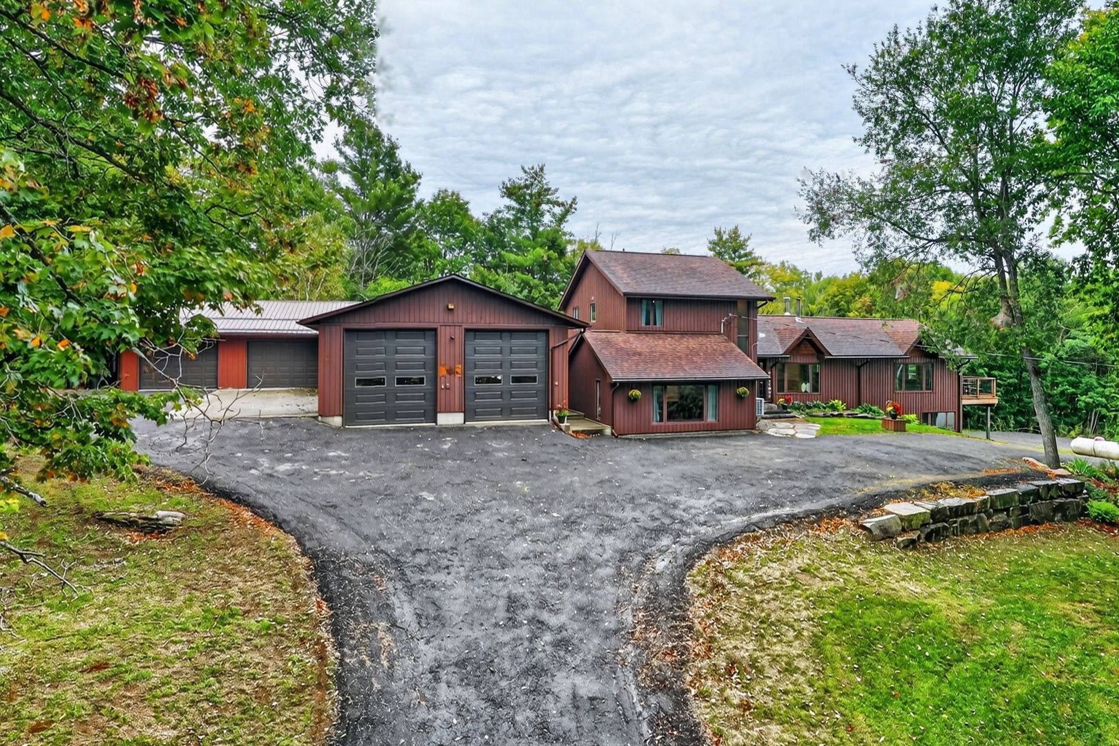 1020 East Walker Lake Drive, Lake Of Bays, On P1h 2j6