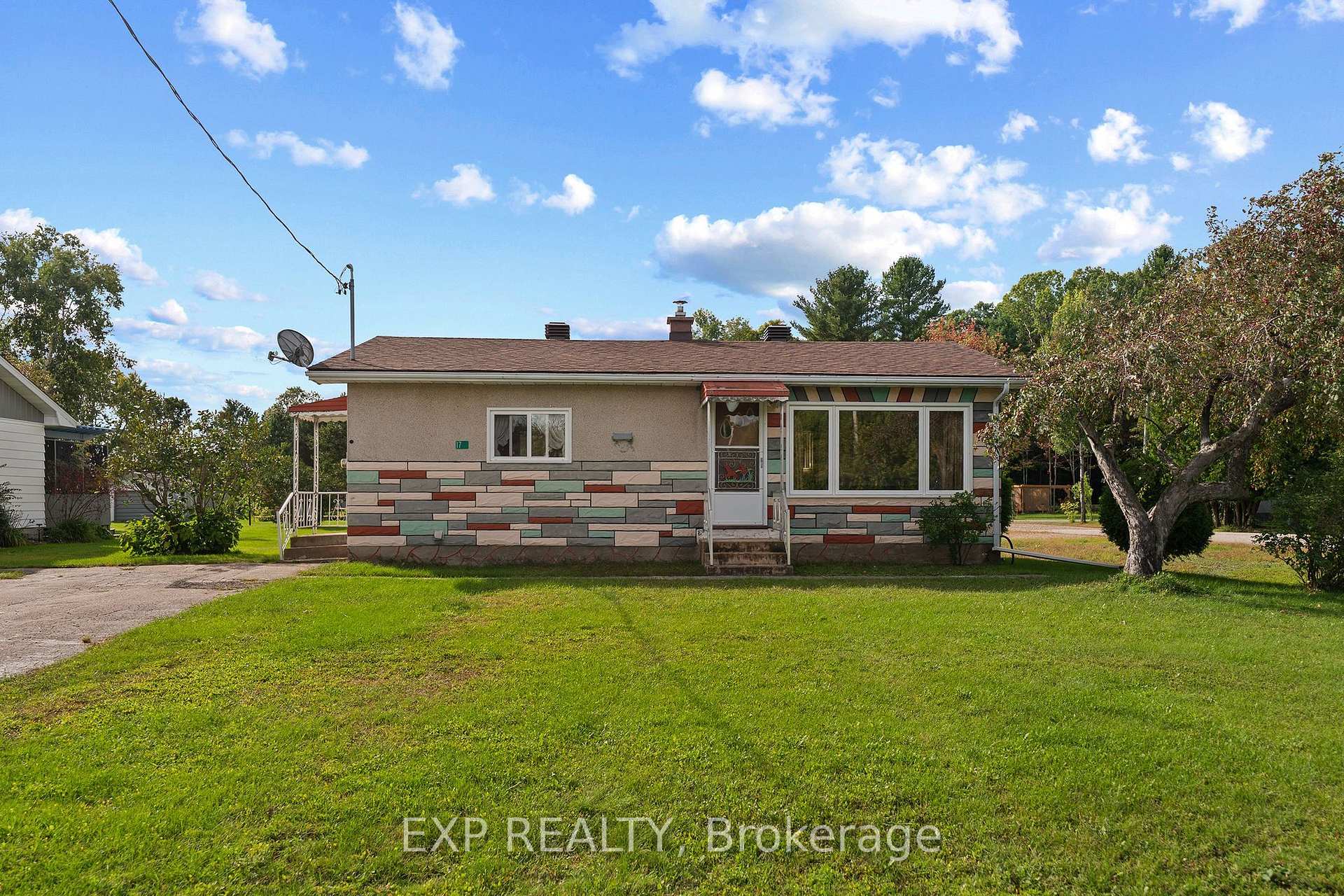 17 Casey Street, Madawaska Valley, On K0j 1b0
