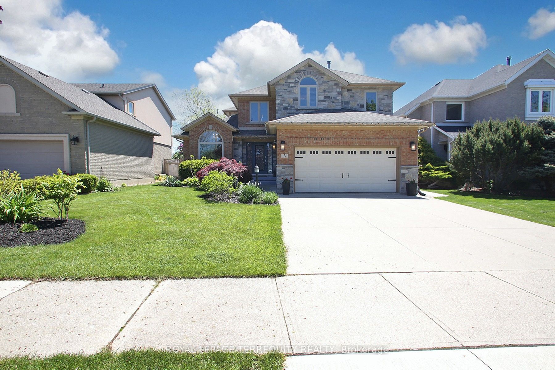 3 Riviera Ridge, Hamilton, On L8e 5e5