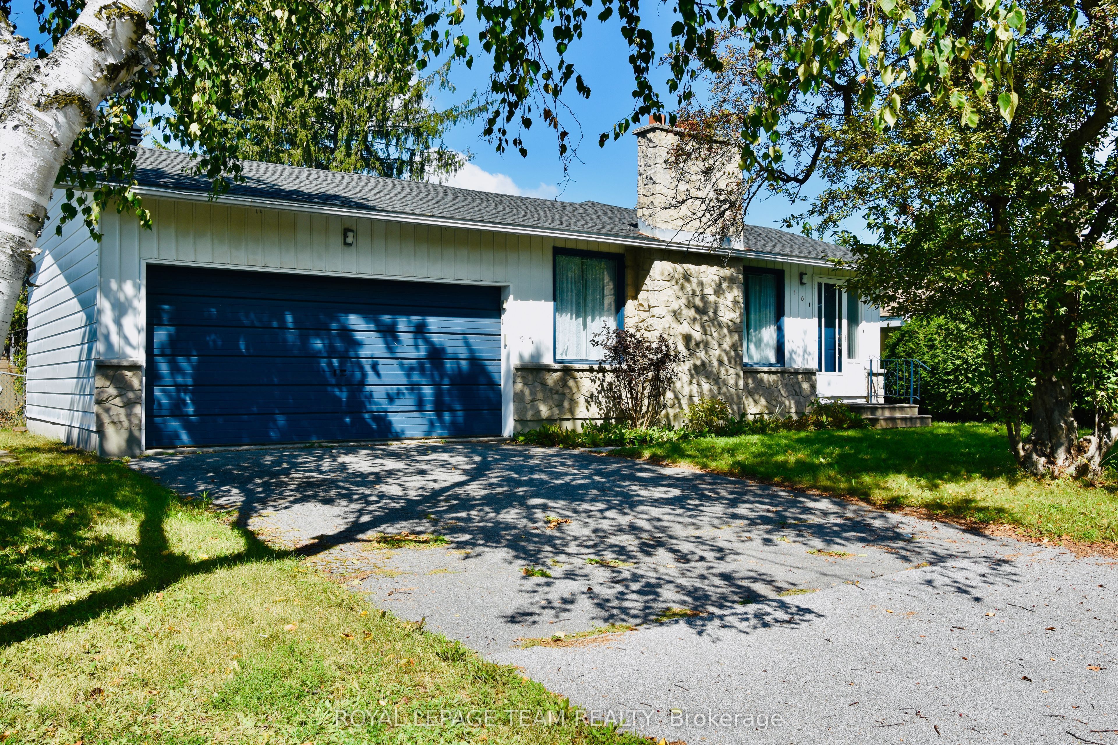 101 Country Lane W, Kanata, On K2l 1j4