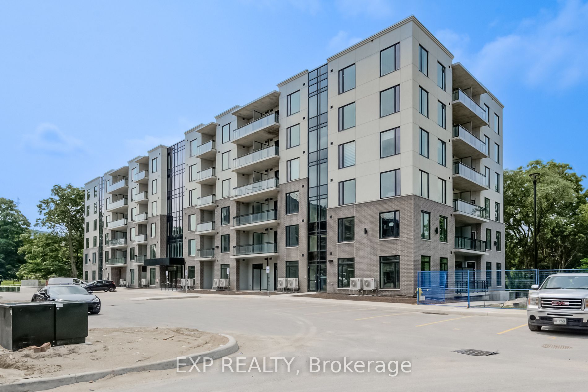 103 Roger Street 516, Waterloo, On N2j 1a4
