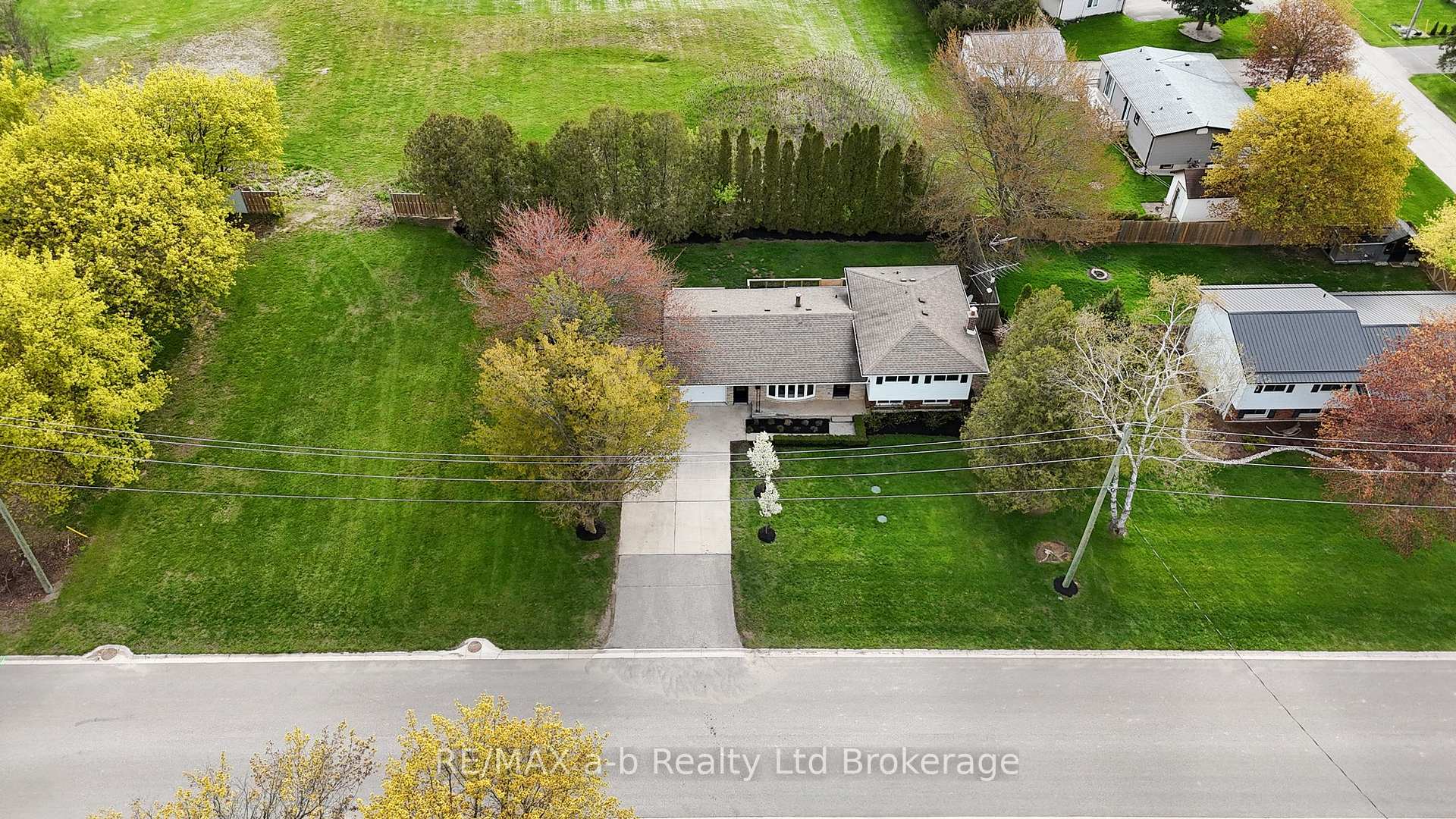 21 Peggy Avenue, South-West Oxford, On N0j 1n0