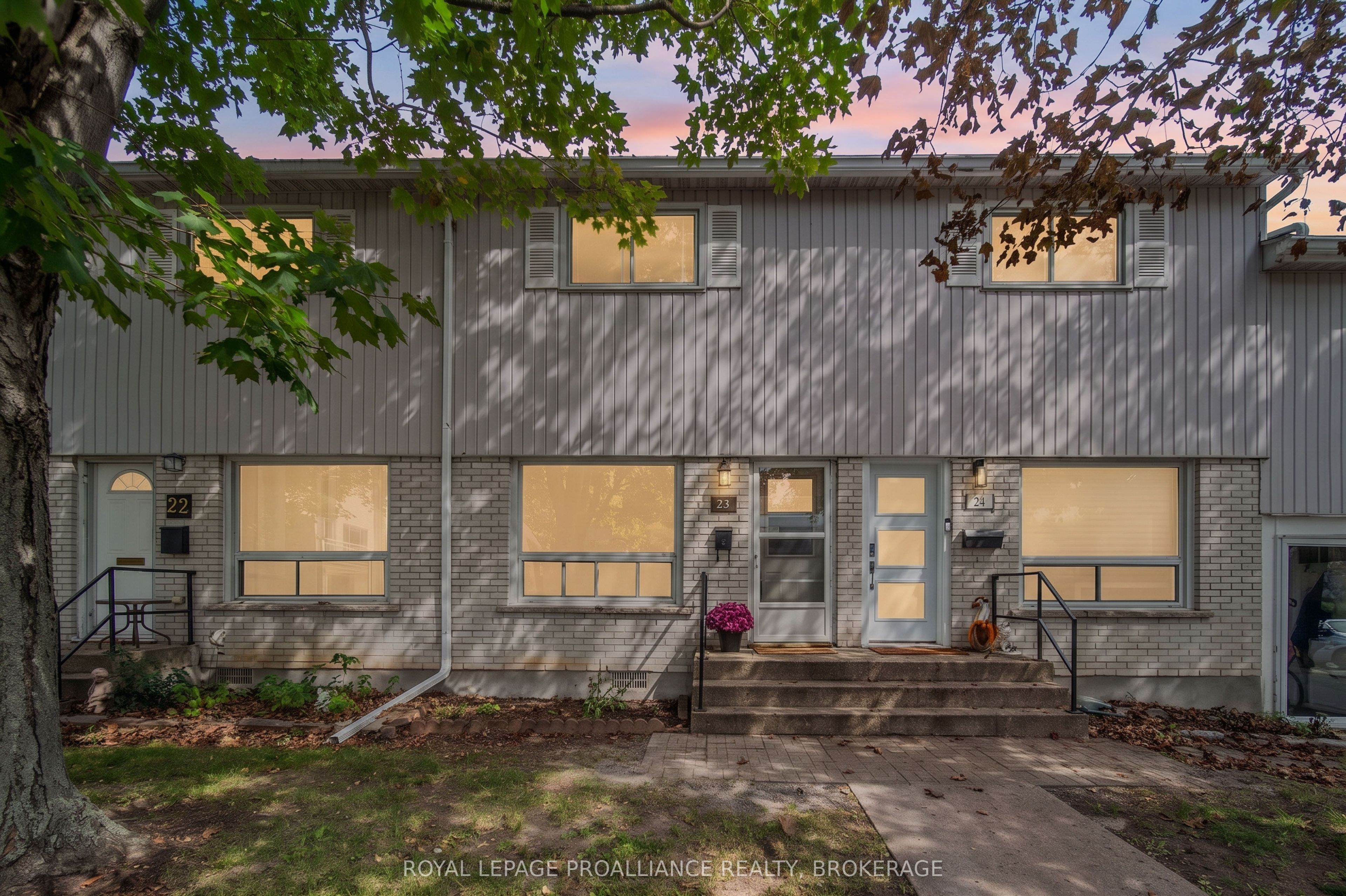 4427 Bath Road 23, Loyalist, On K7n 1a1