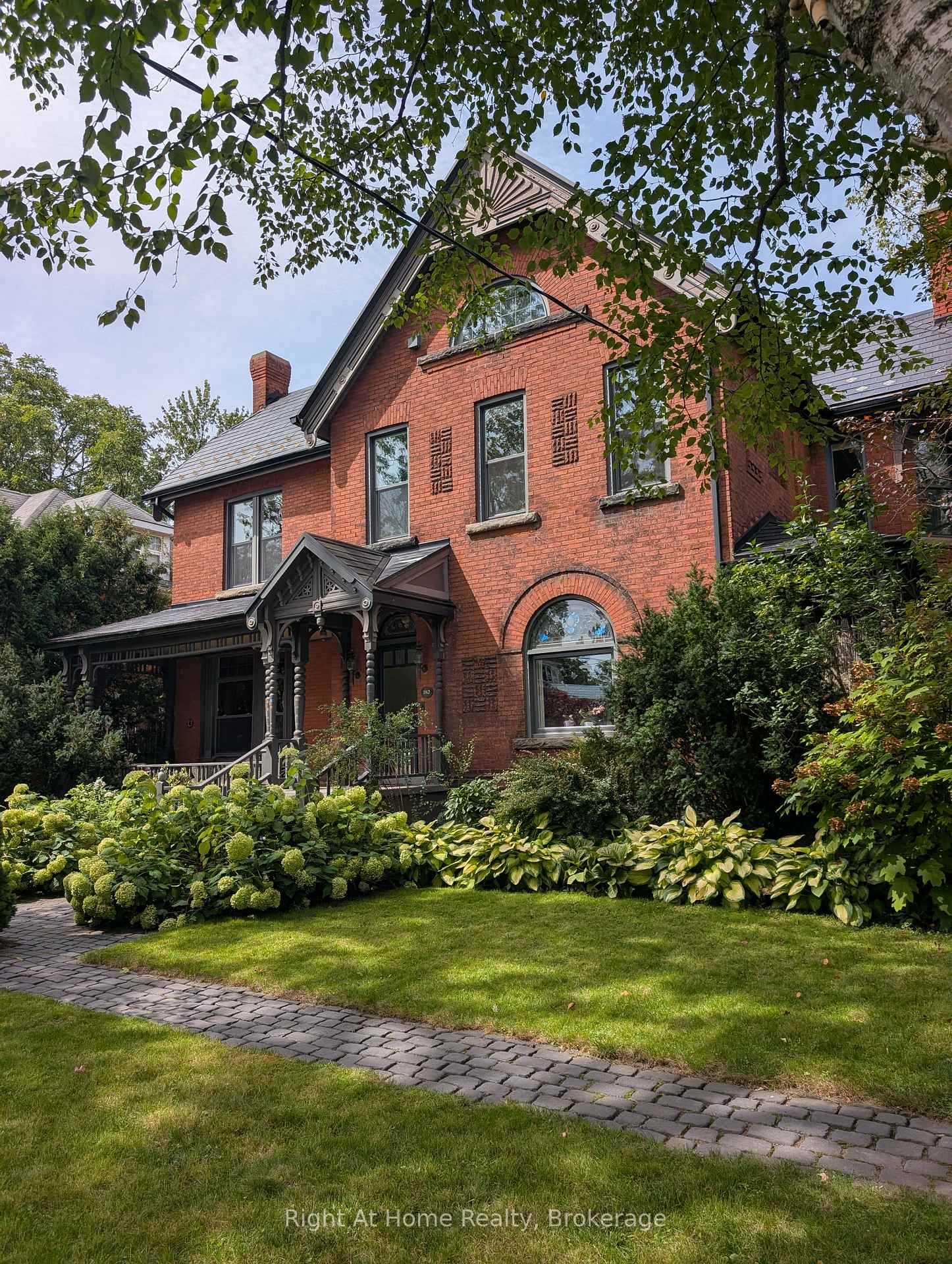 182 Church Street, Stratford, On N5a 2r5