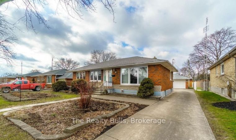 43 Barron Street, Welland, On L3c 2k4