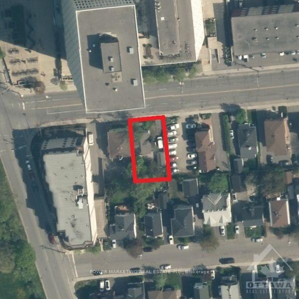 12 Mcarthur Avenue, Vanier And Kingsview Park, On K1l 6r2