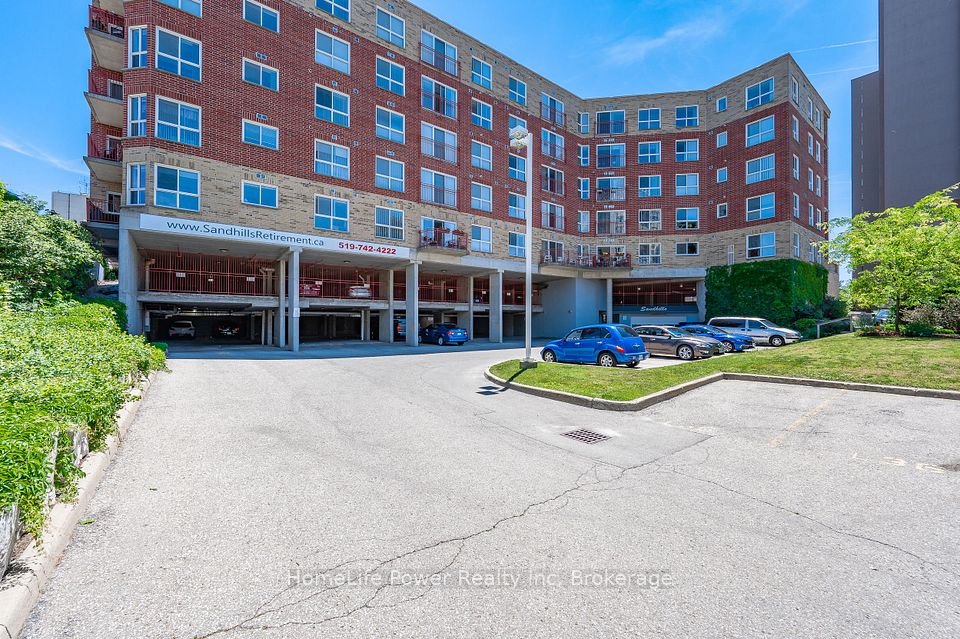 20 St George Street 107, Kitchener, On N2g 2s7
