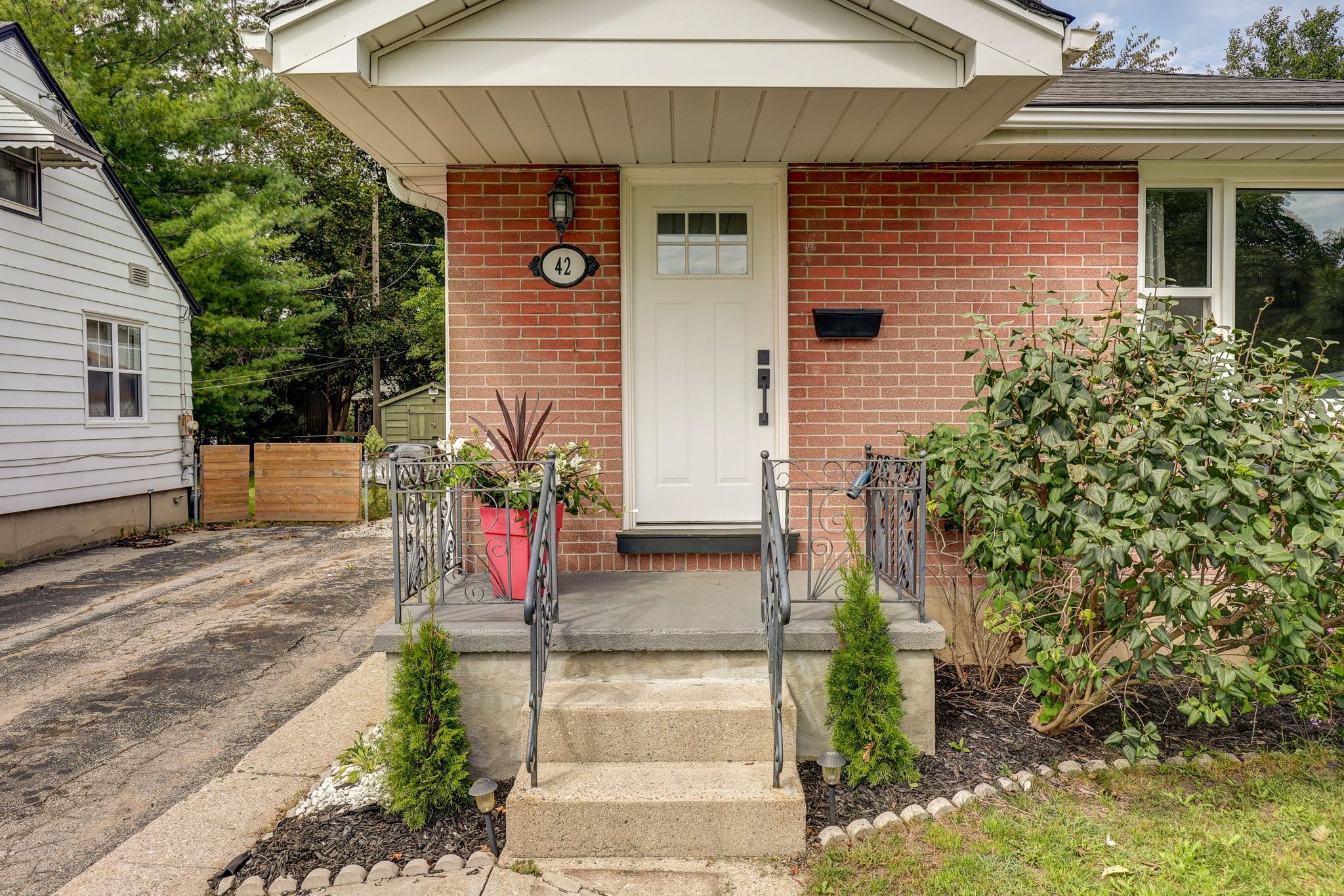 42 Graham Crescent, London East, On N5w 4l8
