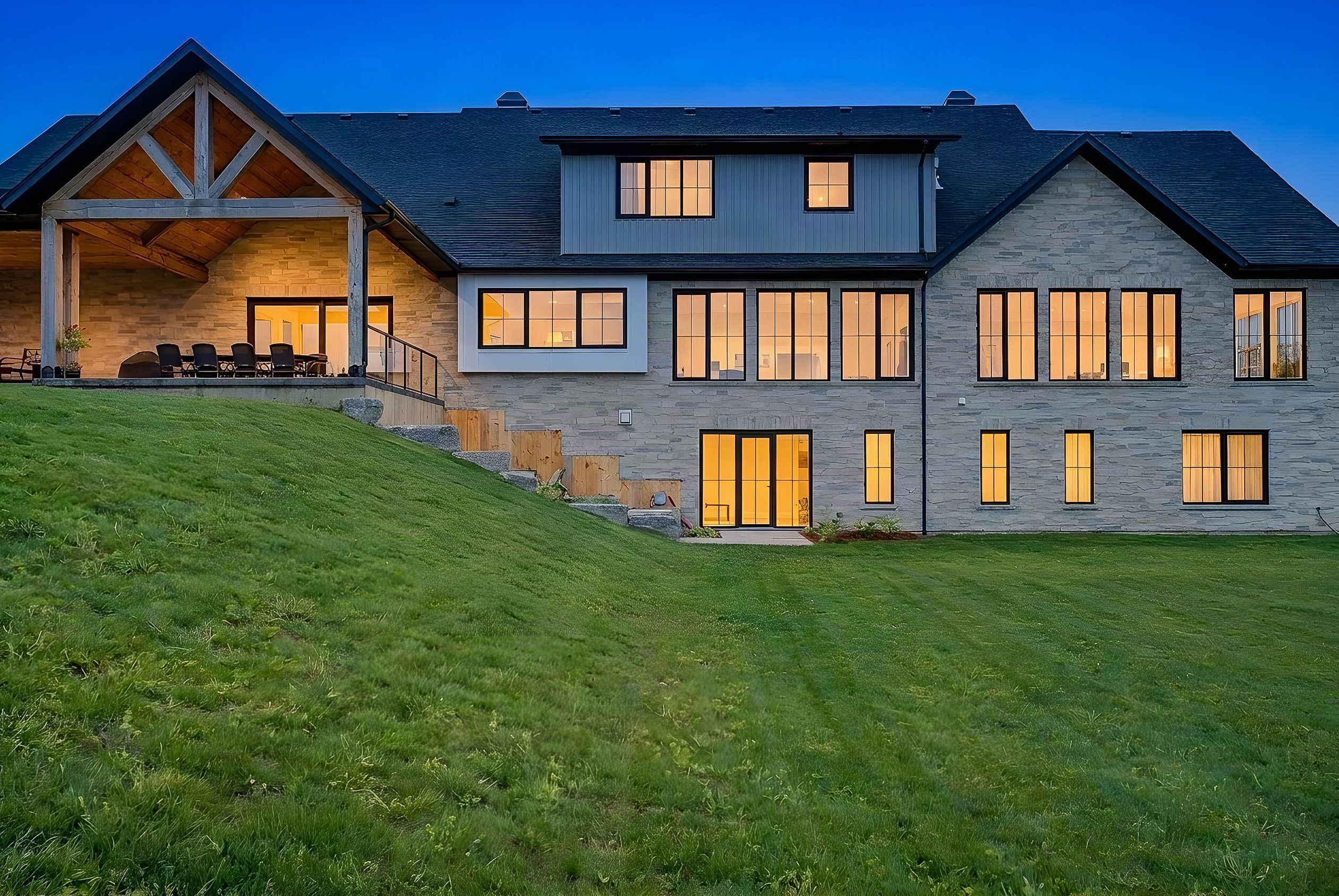 742 Country Squire Road, Waterloo, On N2j 4g8