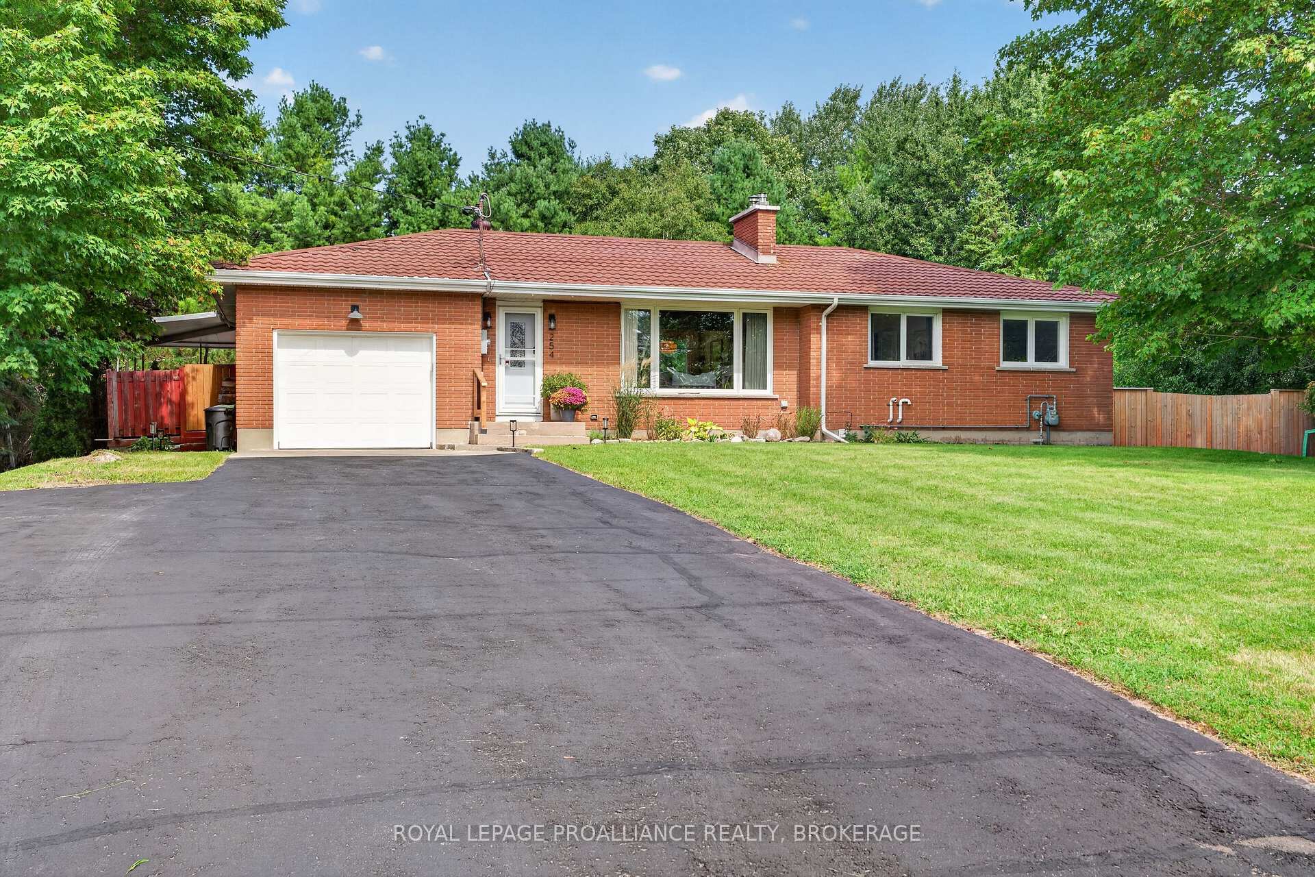 254 Gore Road, Kingston, On K7l 0c3