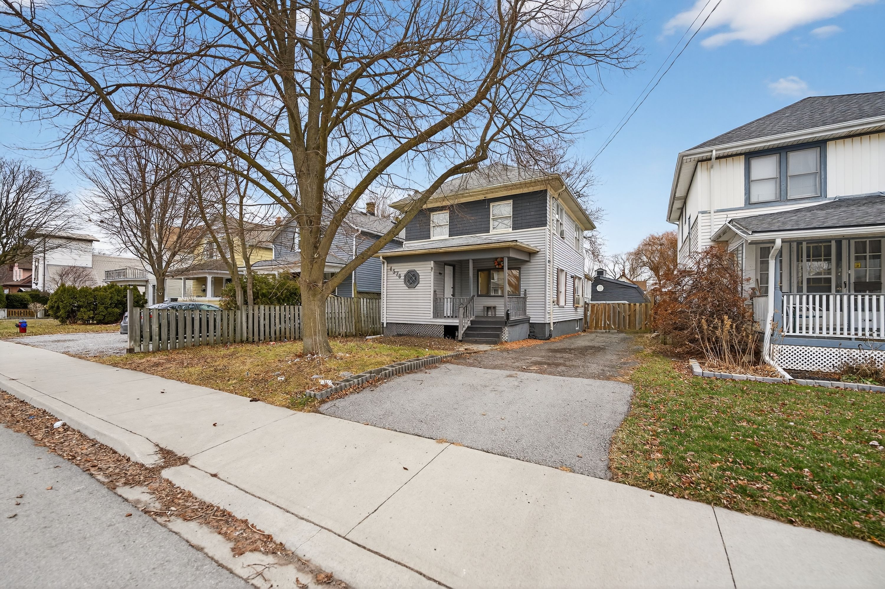 4576 Fourth Avenue, Niagara Falls, On L2e 4n6