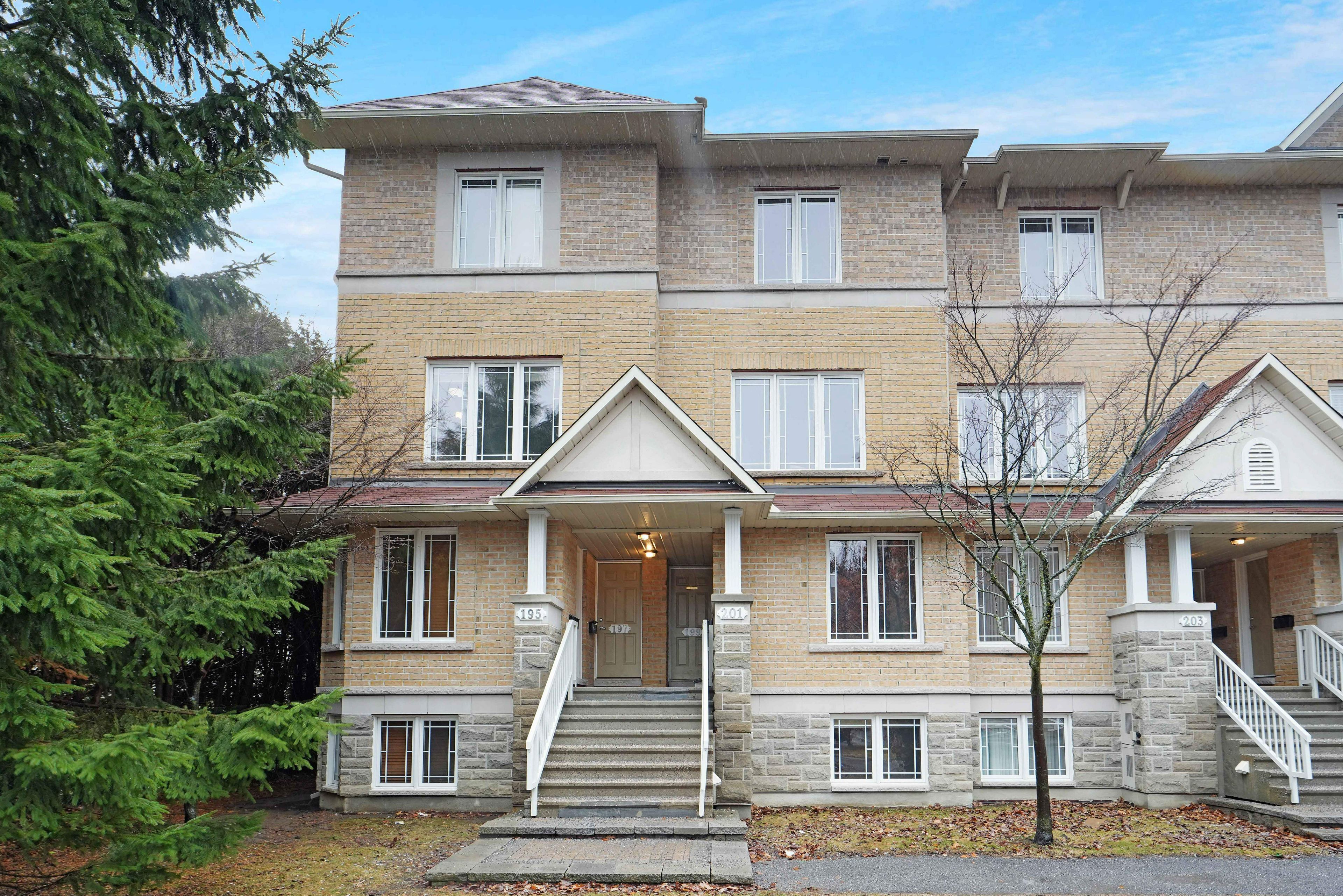 201 Paseo Private 14, South Of Baseline To Knoxdale, On K2g 4n7