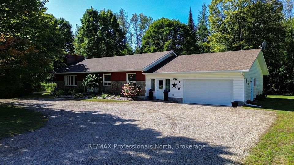 1017 Clement Lake Road, Highlands East, On K0l 3c0