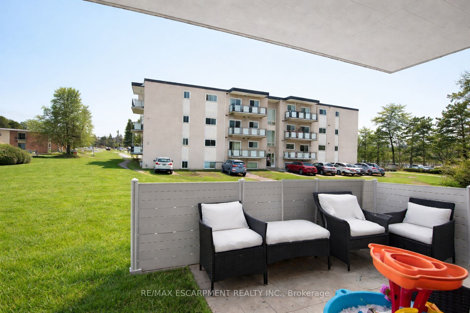 71 Vanier Drive 110, Kitchener, On N2c 1j4