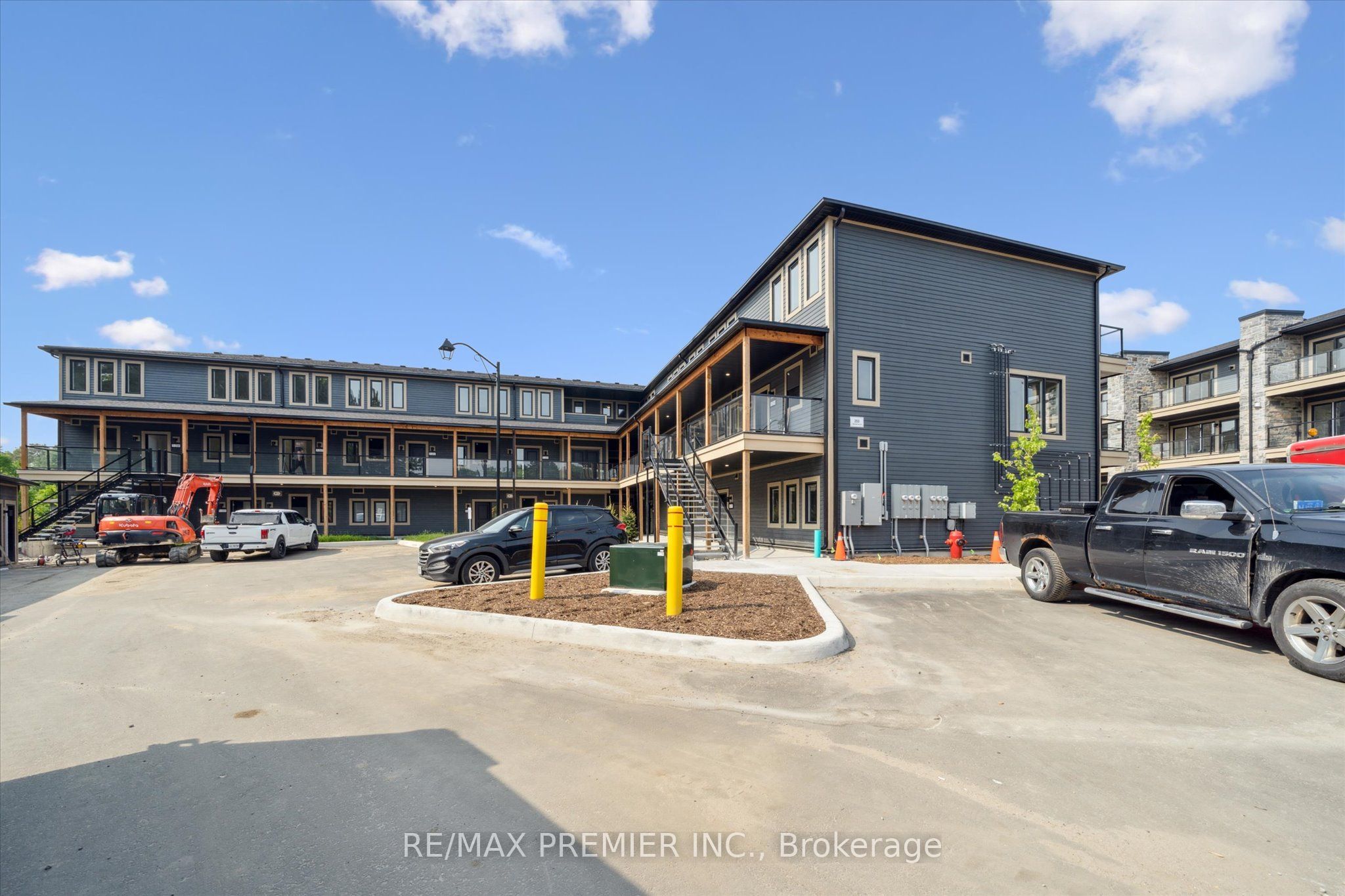 253 Crescent Bay Lane 3-105, Huntsville, On P1h 1c2