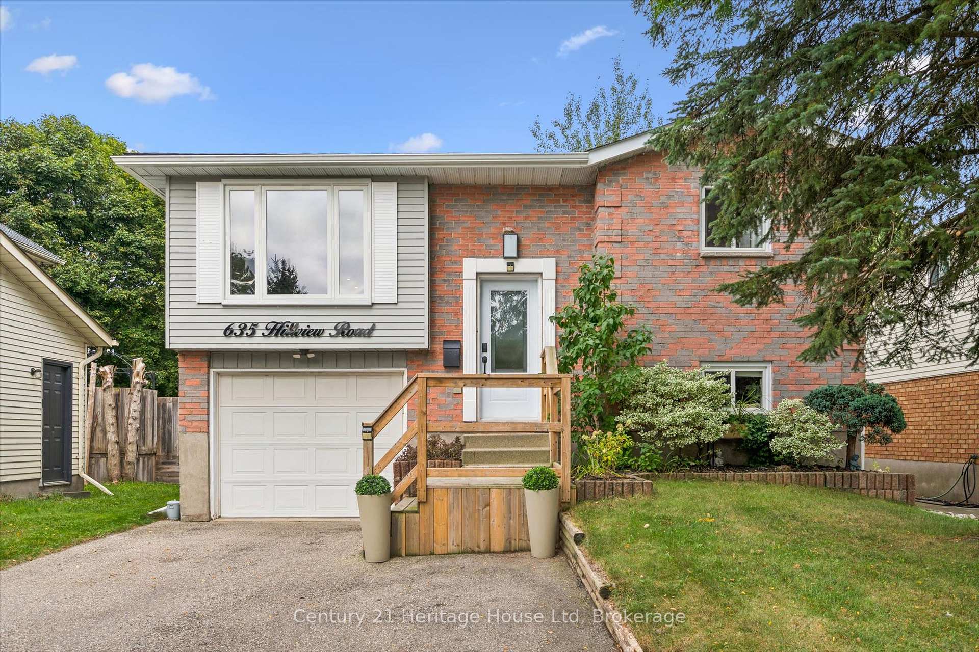 635 Hillview Road, Cambridge, On N3h 5c3