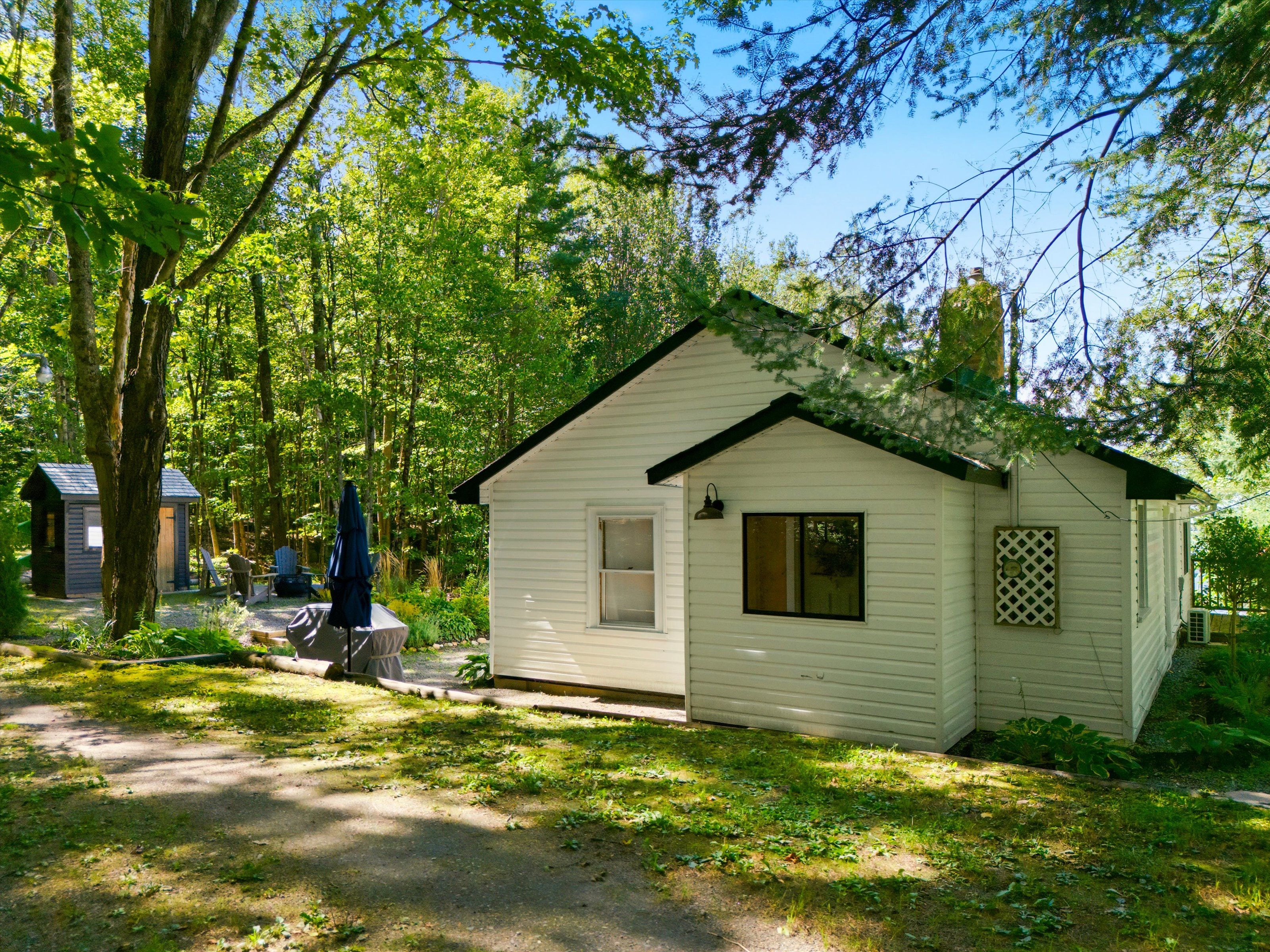 1037 Strawberry Bay Road, Bracebridge, On P1l 1x2