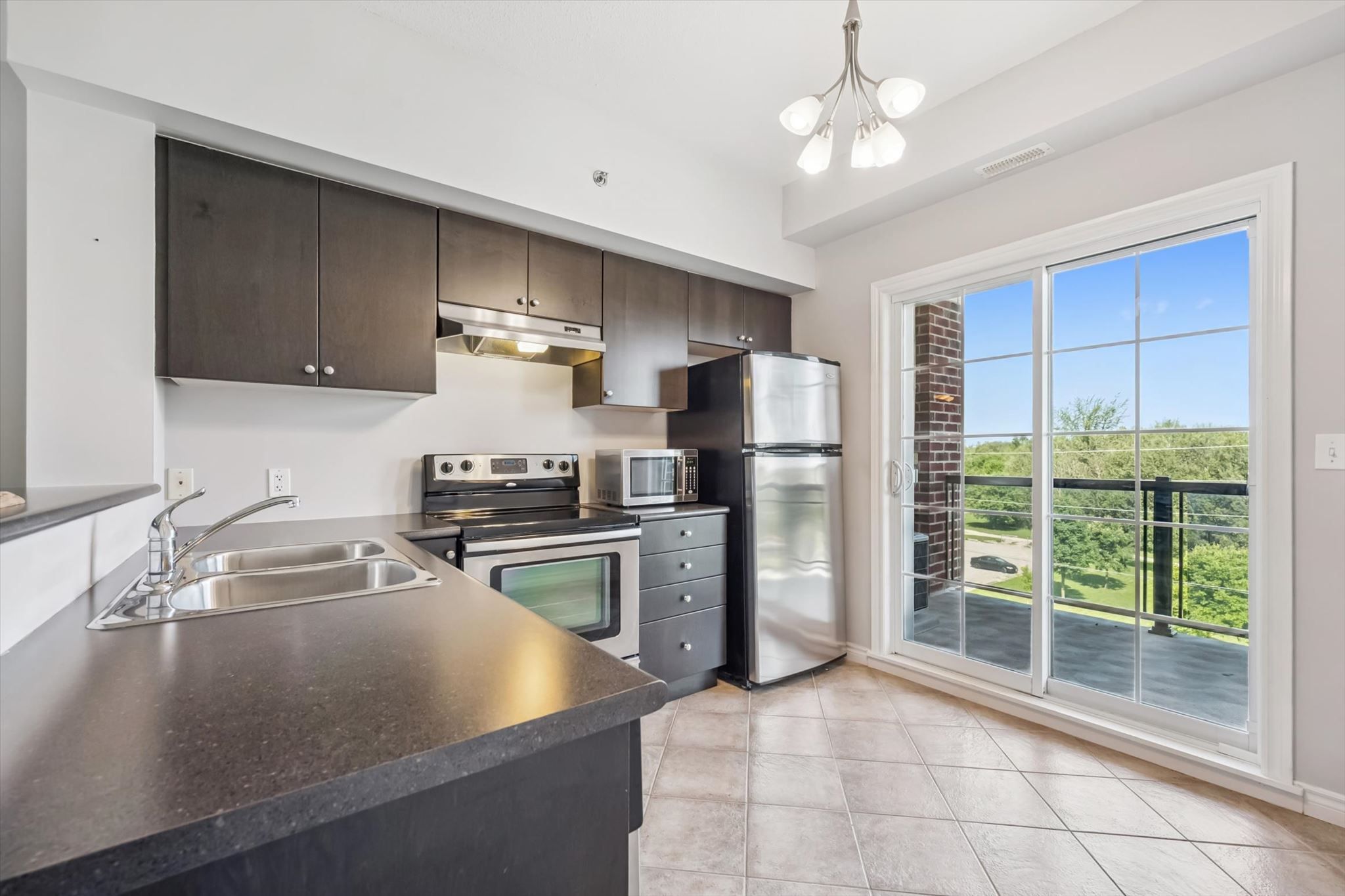 308 Watson Parkway N 412, Guelph, On N1e 0g7