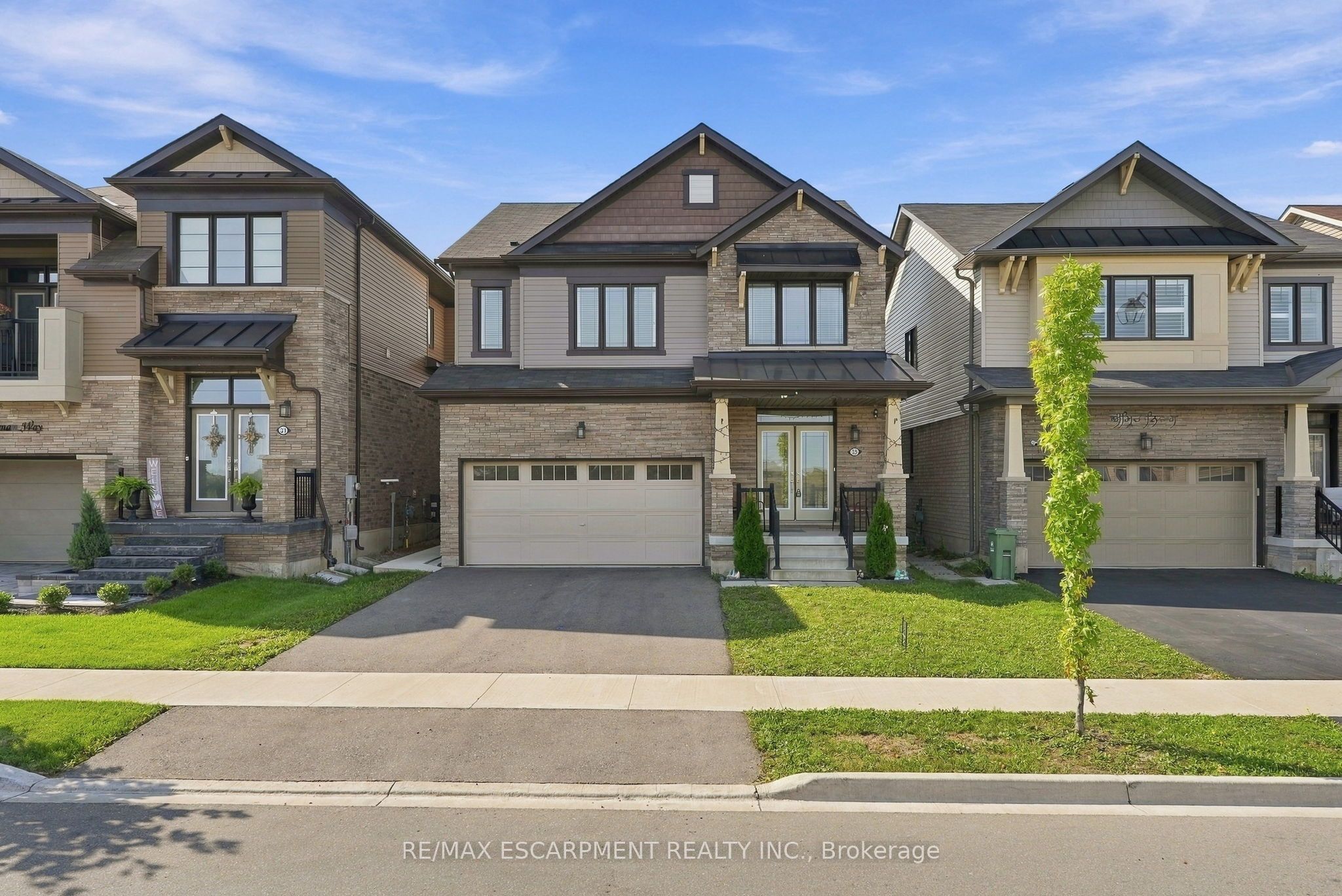 35 Royal Coachman Way, Hamilton, On L8j 0m2