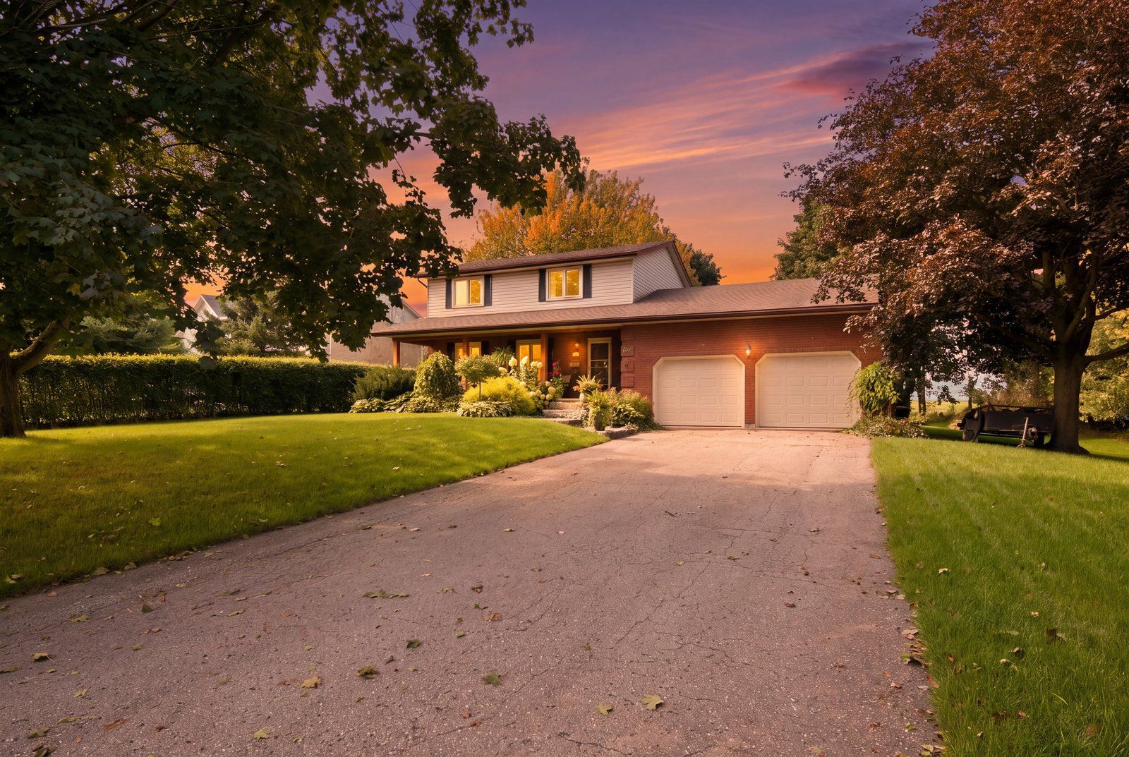 102 Glenn Avenue N, South-West Oxford, On N4s 7v6